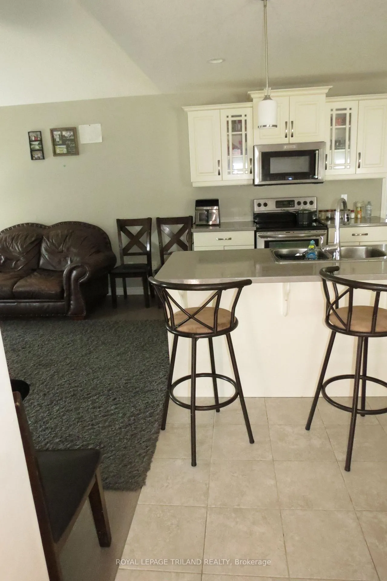 Photo 13 of Unit MAIN LEVEL, 204 Peach Tree Boulevard, St. Thomas — HOMEH