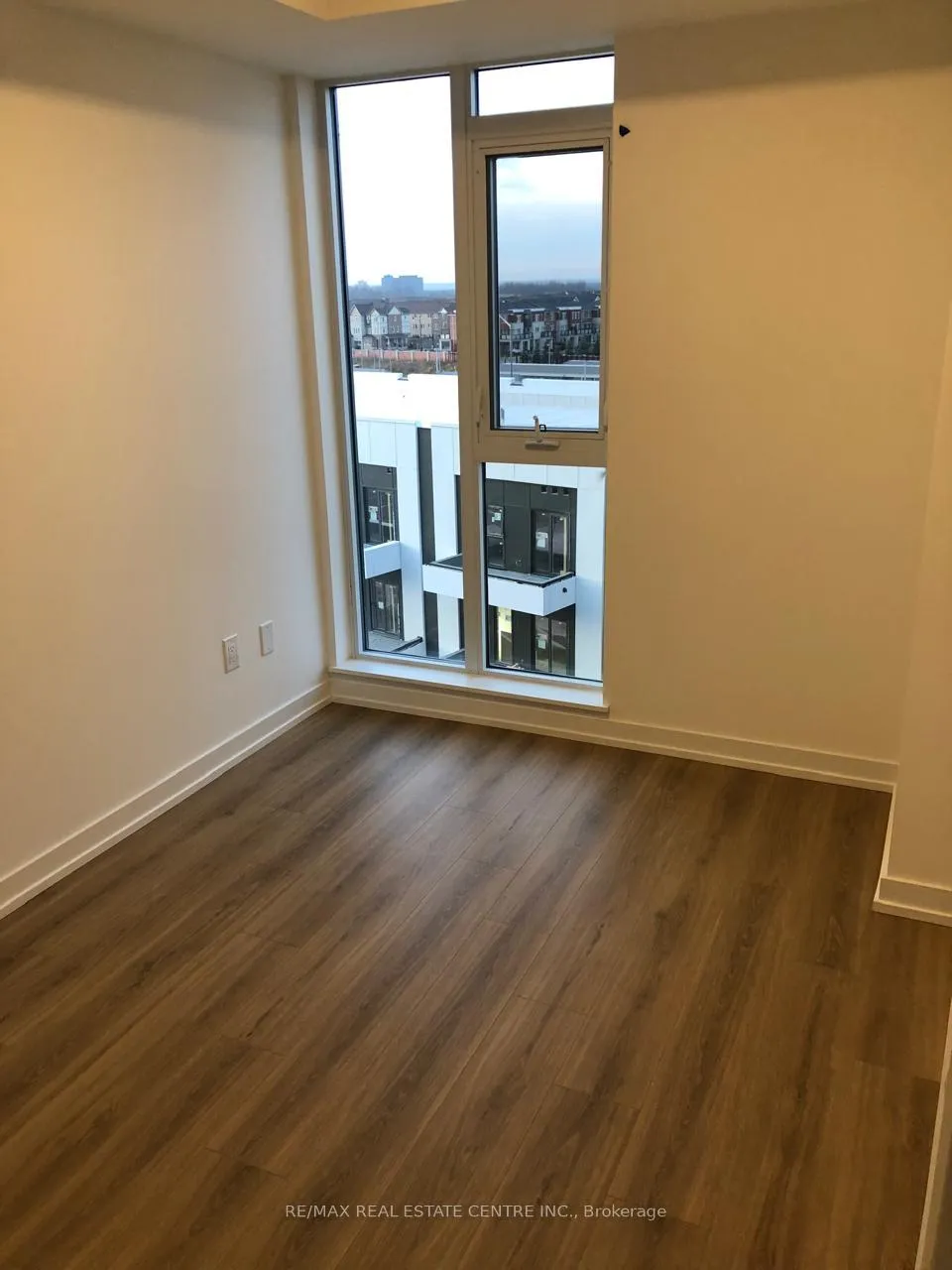 Photo 9 of Unit 501, 10 Lagerfeld Drive, Brampton, Northwest Brampton — HOMEH
