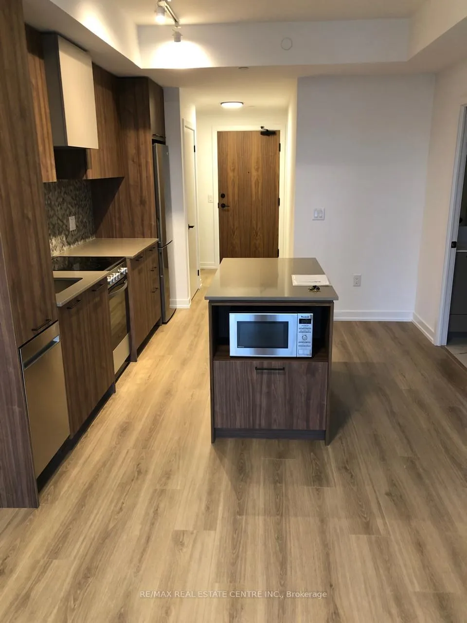 Photo 10 of Unit 501, 10 Lagerfeld Drive, Brampton, Northwest Brampton — HOMEH