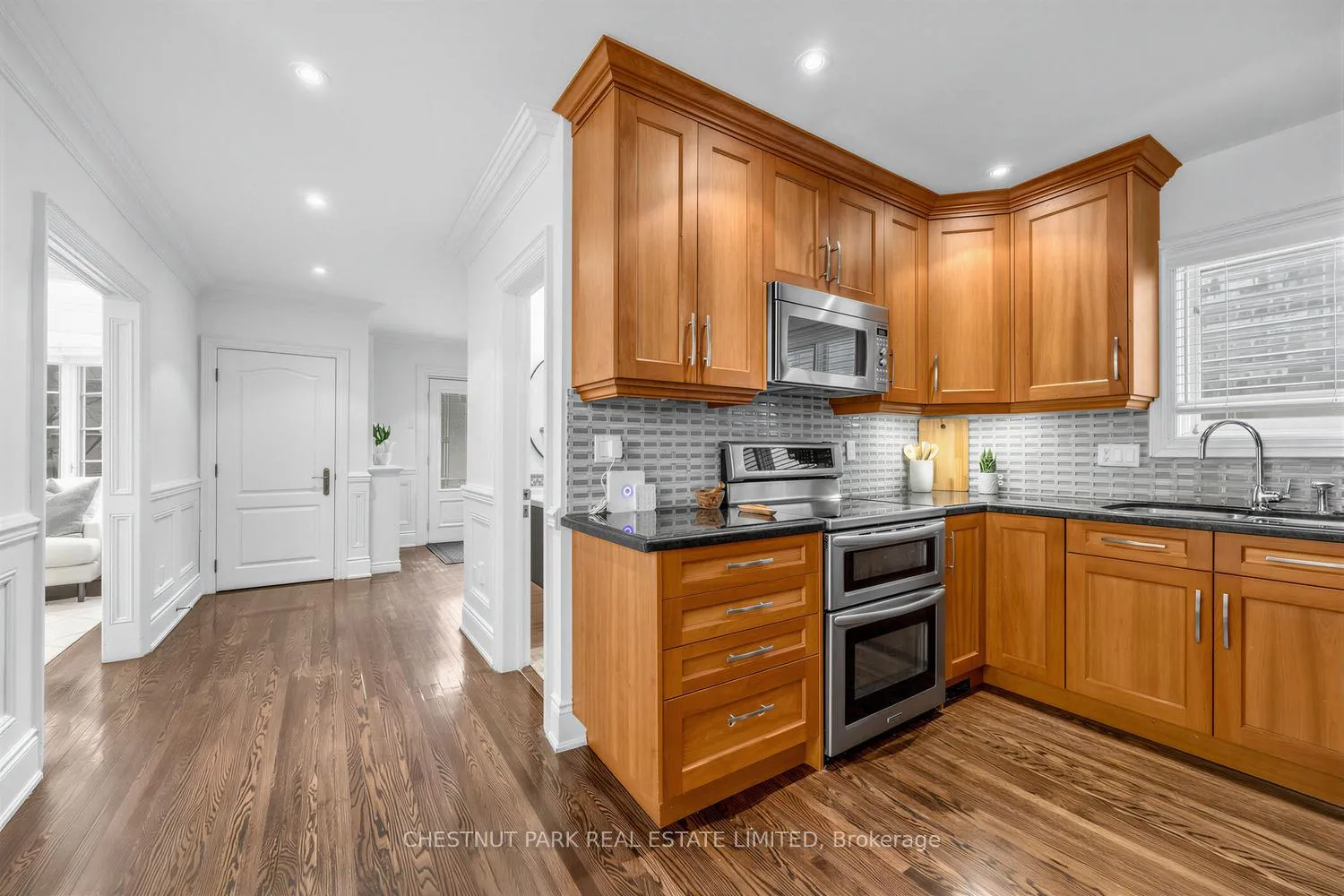 Photo 11 of 122 Randolph Road, Toronto, Leaside — HOMEH