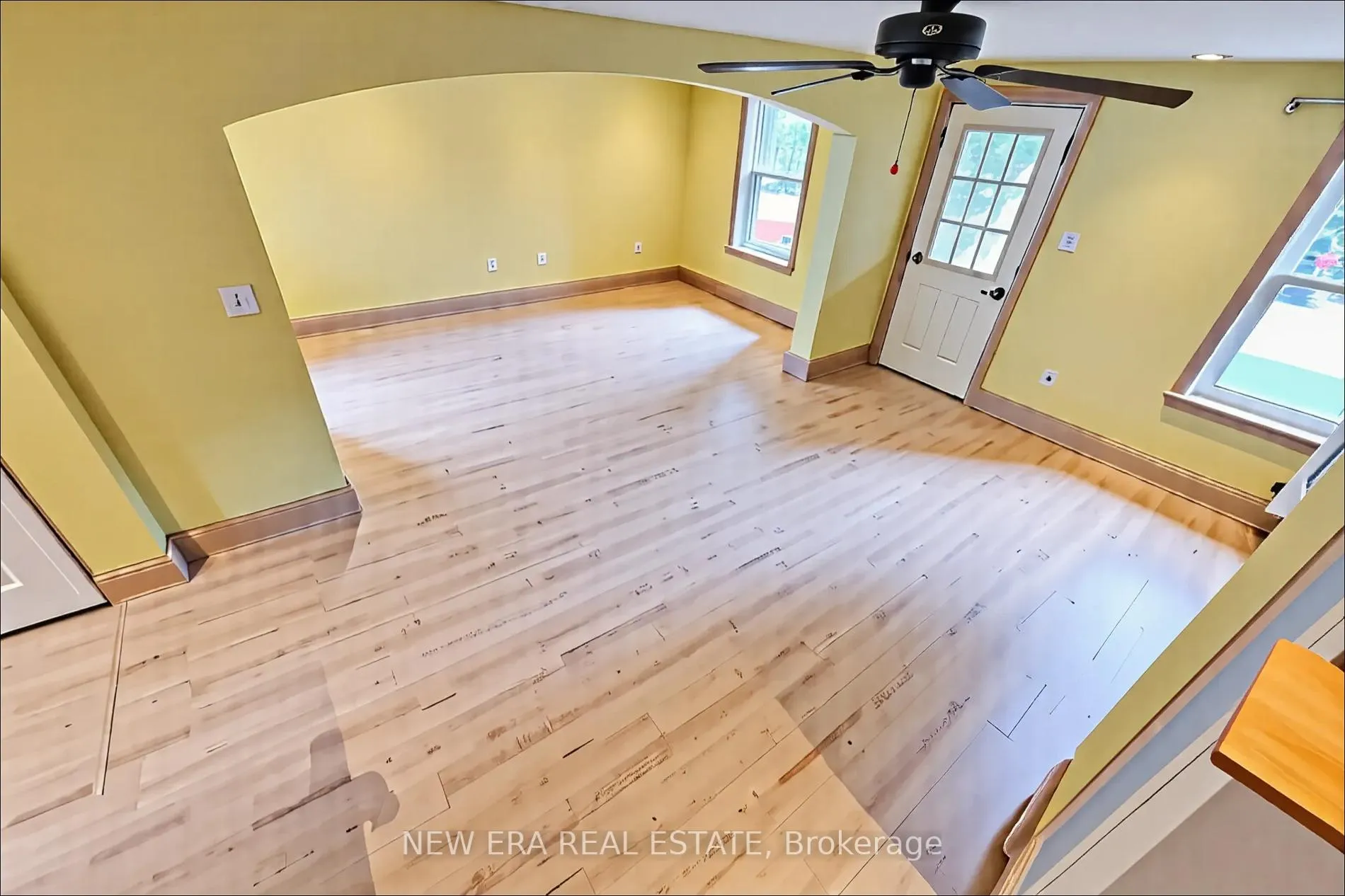 Photo 5 of 16 Welland Street S, Thorold, Thorold Downtown — HOMEH