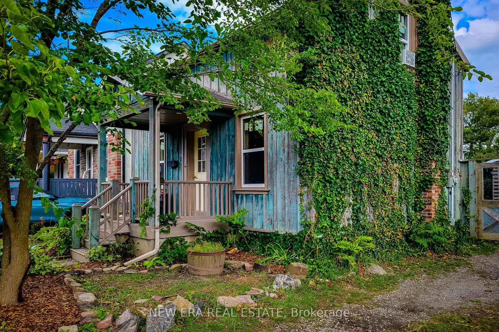 Photo 9 of 16 Welland Street S, Thorold, Thorold Downtown — HOMEH