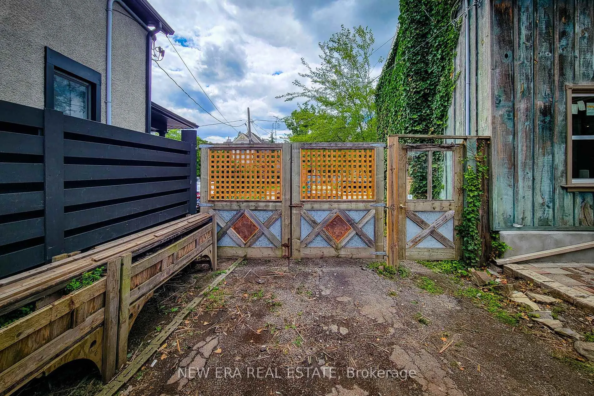 Photo 12 of 16 Welland Street S, Thorold, Thorold Downtown — HOMEH