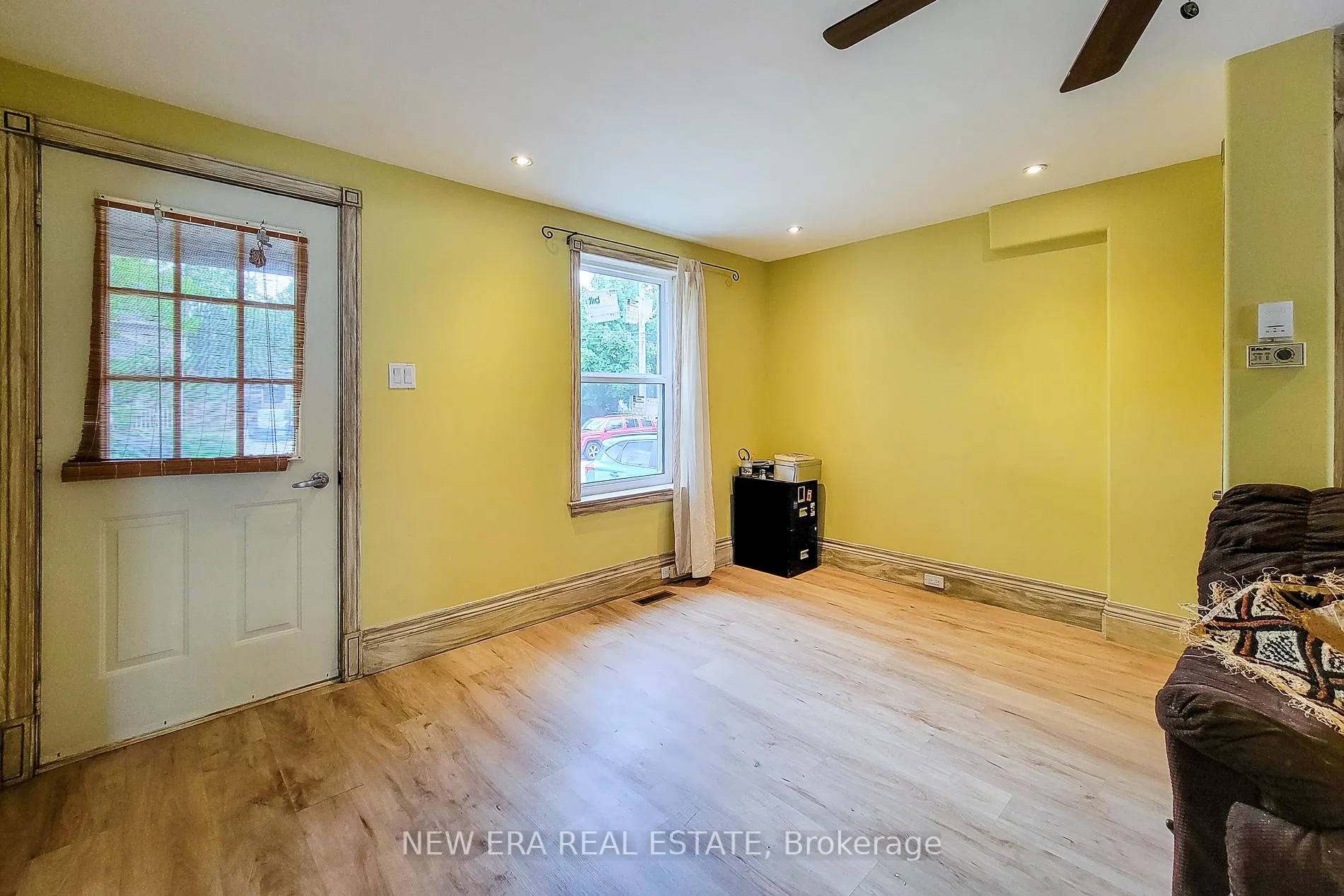 Photo 19 of 16 Welland Street S, Thorold, Thorold Downtown — HOMEH