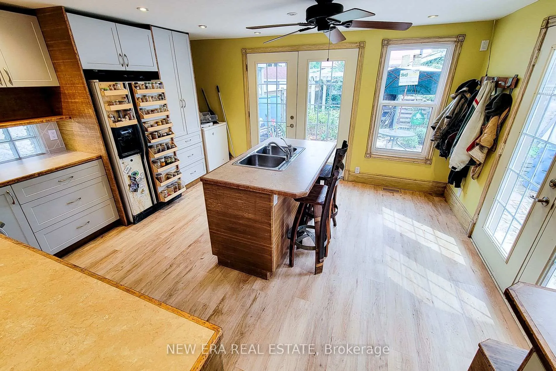 Photo 23 of 16 Welland Street S, Thorold, Thorold Downtown — HOMEH