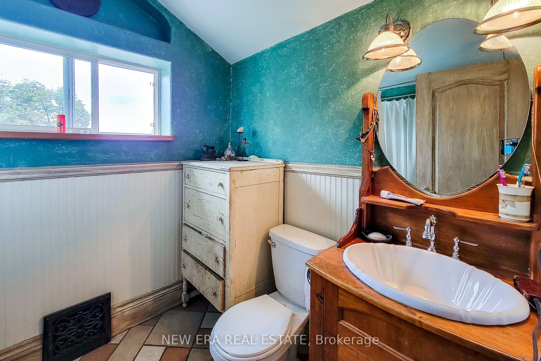 Photo 34 of 16 Welland Street S, Thorold, Thorold Downtown — HOMEH