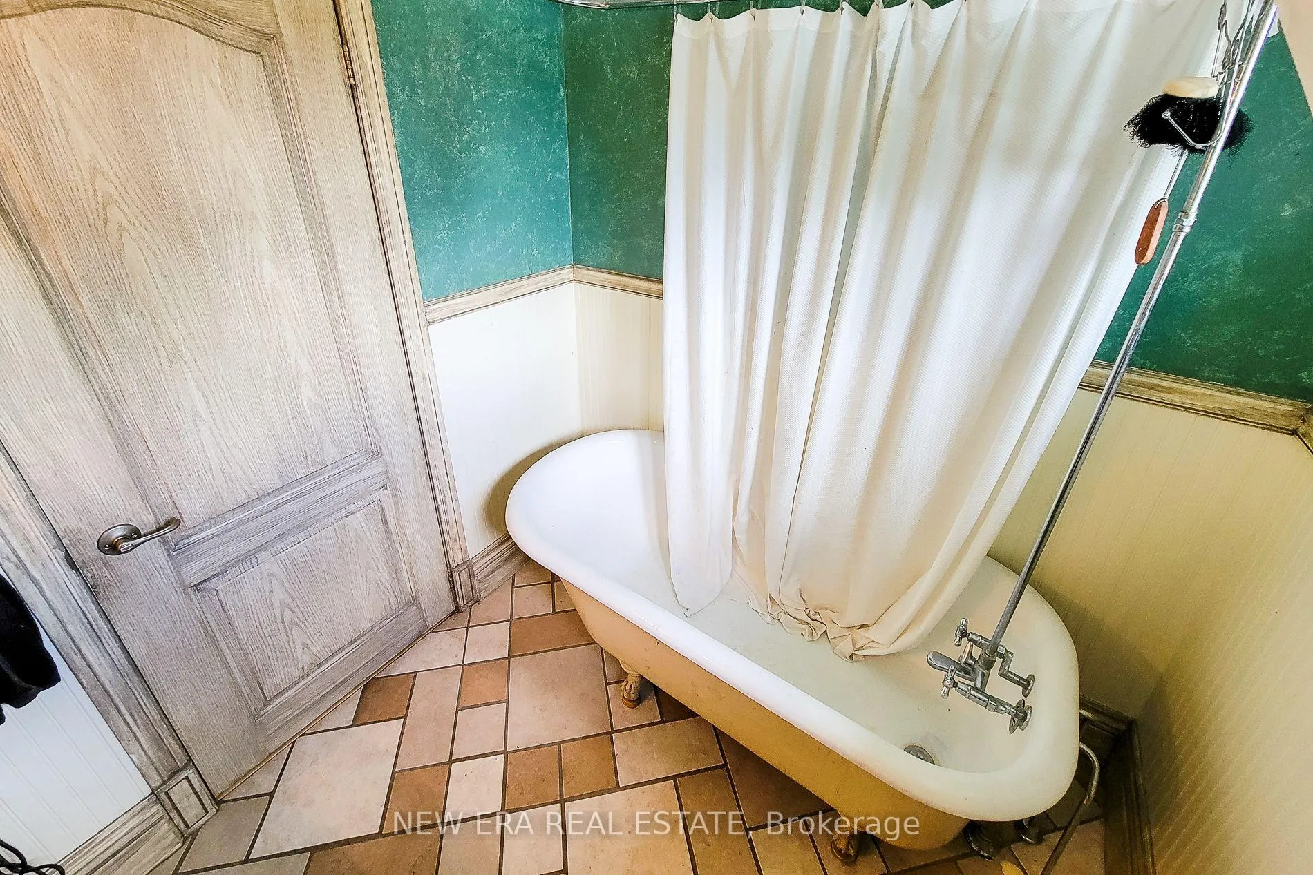 Photo 36 of 16 Welland Street S, Thorold, Thorold Downtown — HOMEH