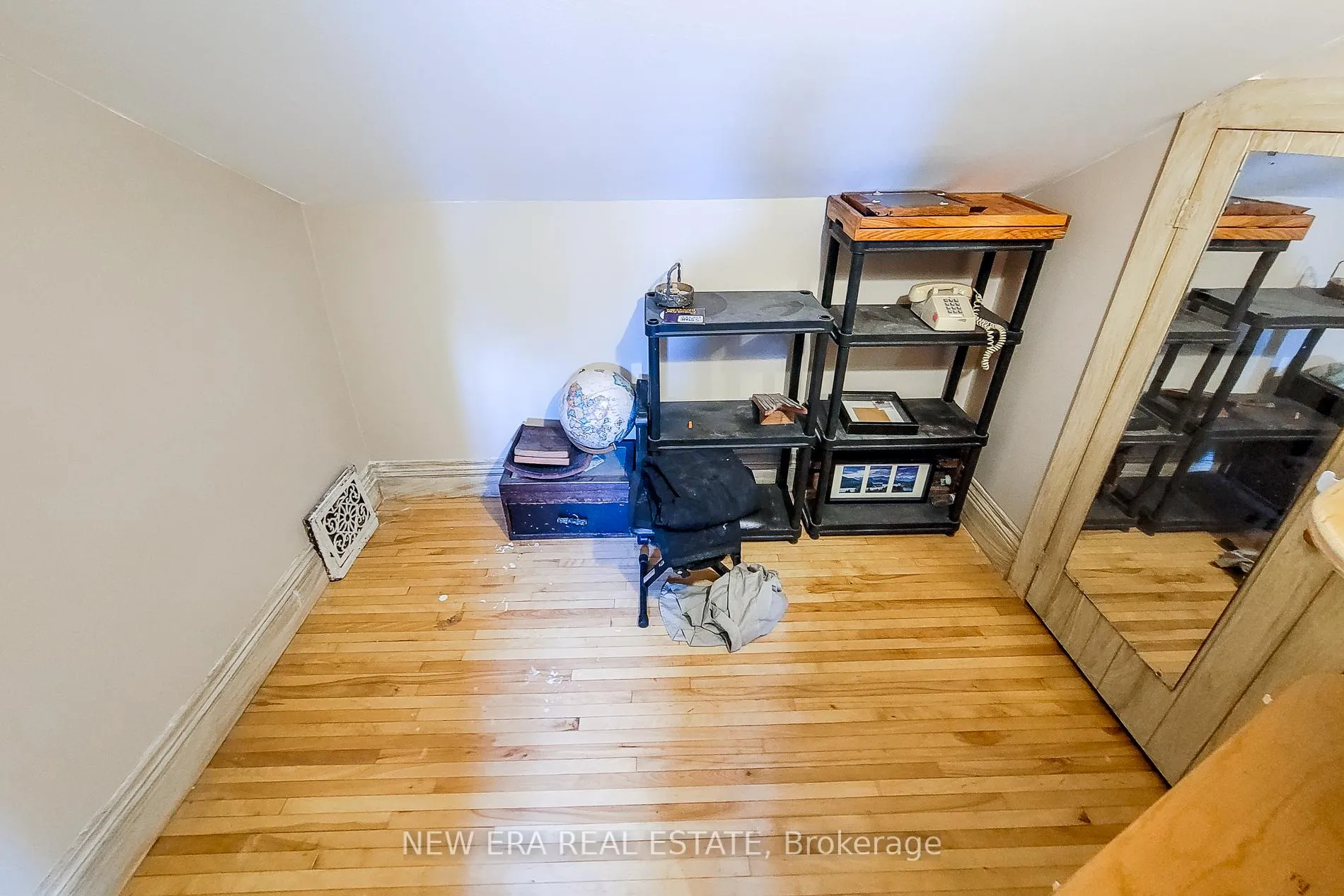 Photo 38 of 16 Welland Street S, Thorold, Thorold Downtown — HOMEH