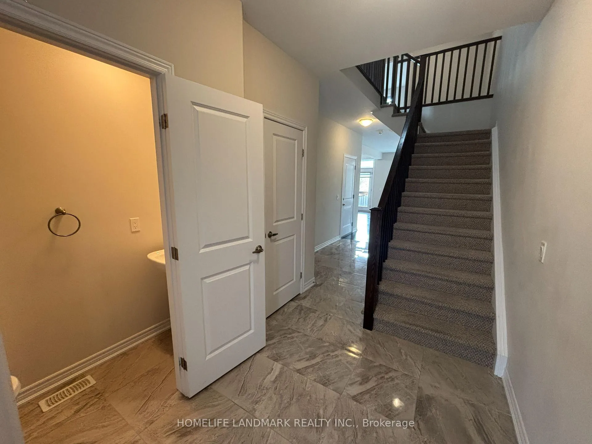 Photo 2 of 2362 Natasha Circle, Oakville, Bronte Creek — HOMEH