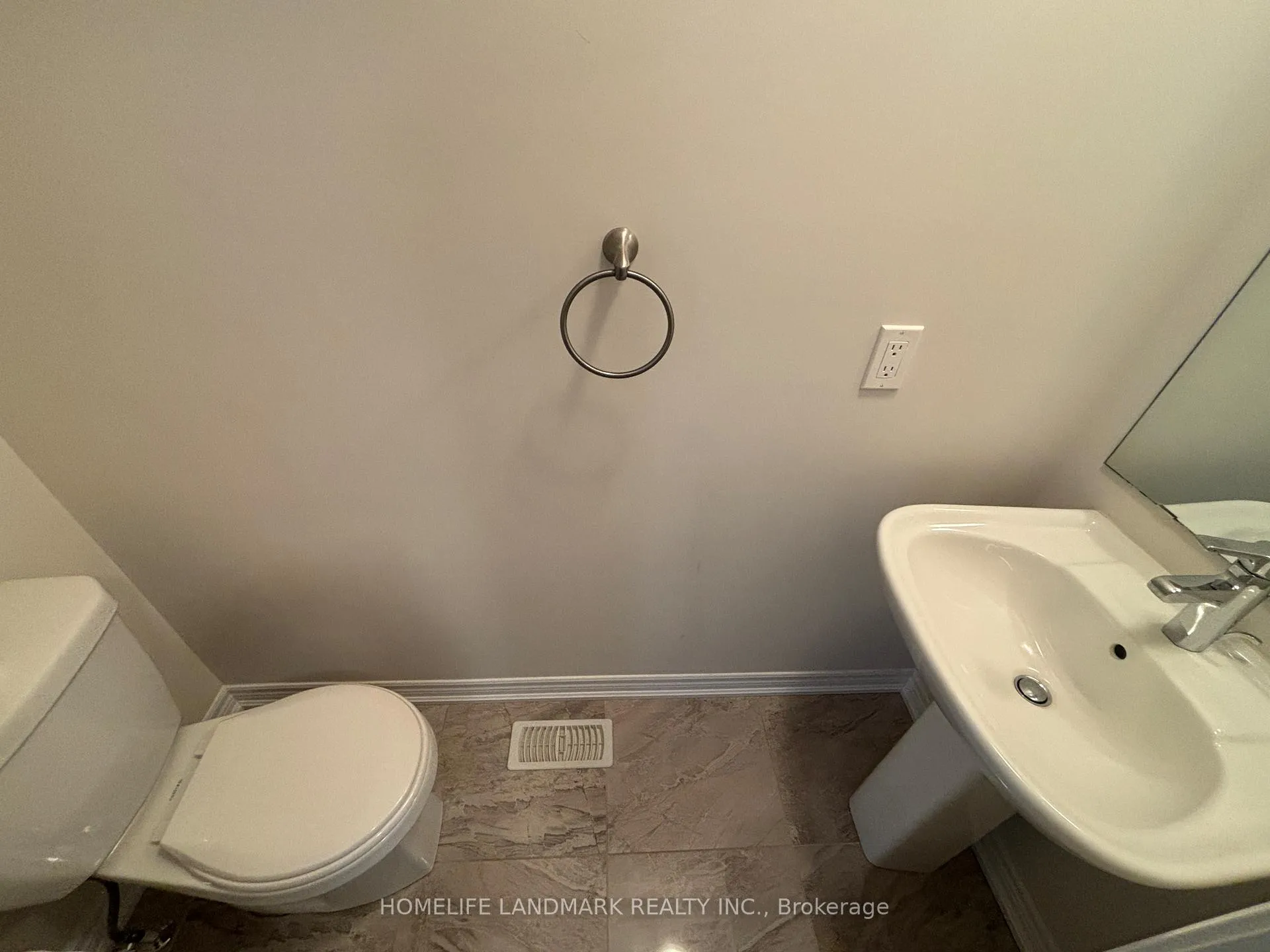Photo 6 of 2362 Natasha Circle, Oakville, Bronte Creek — HOMEH