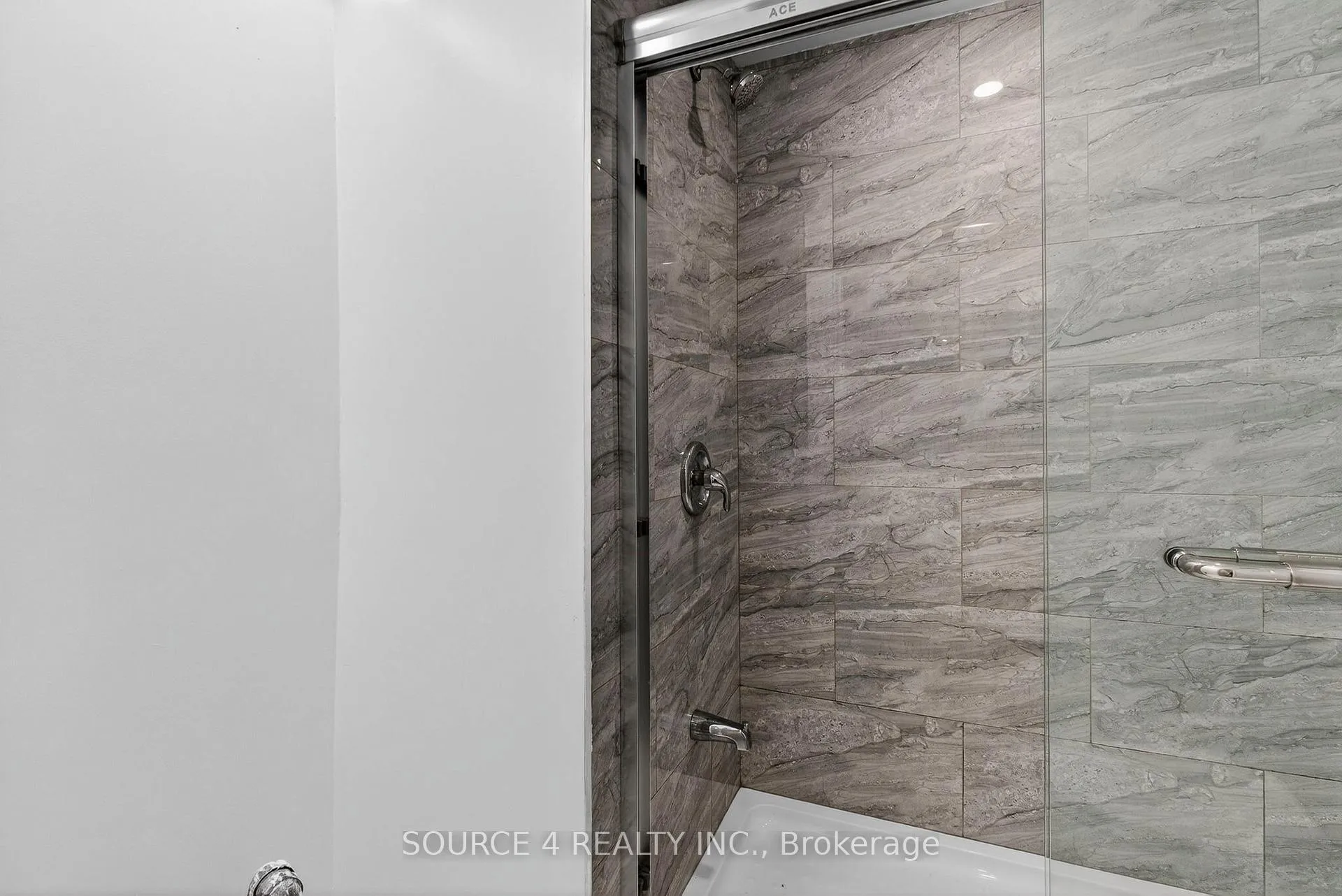 Photo 40 of 243 Malaga Road, Oshawa, Lakeview — HOMEH