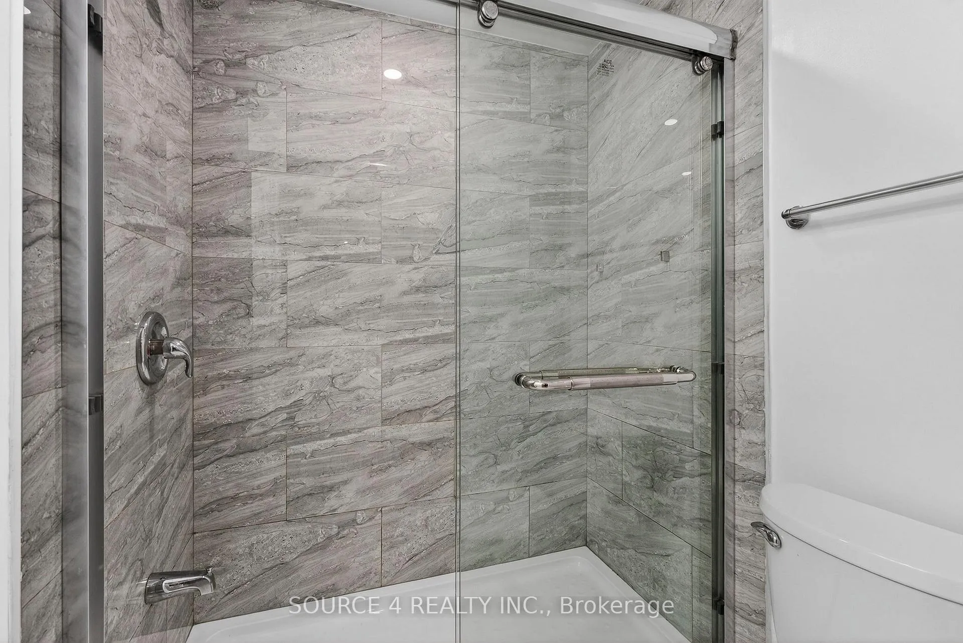 Photo 41 of 243 Malaga Road, Oshawa, Lakeview — HOMEH