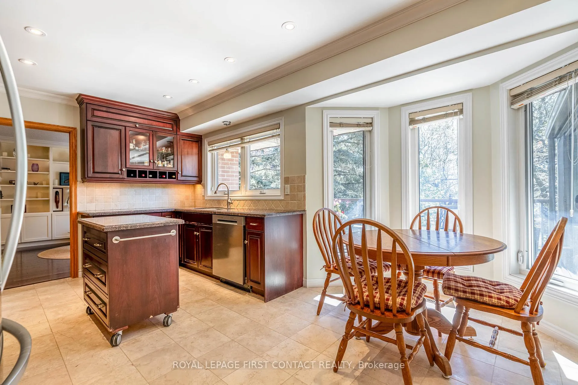 Photo 5 of 41 Marilyn Street, Caledon, Caledon East — HOMEH