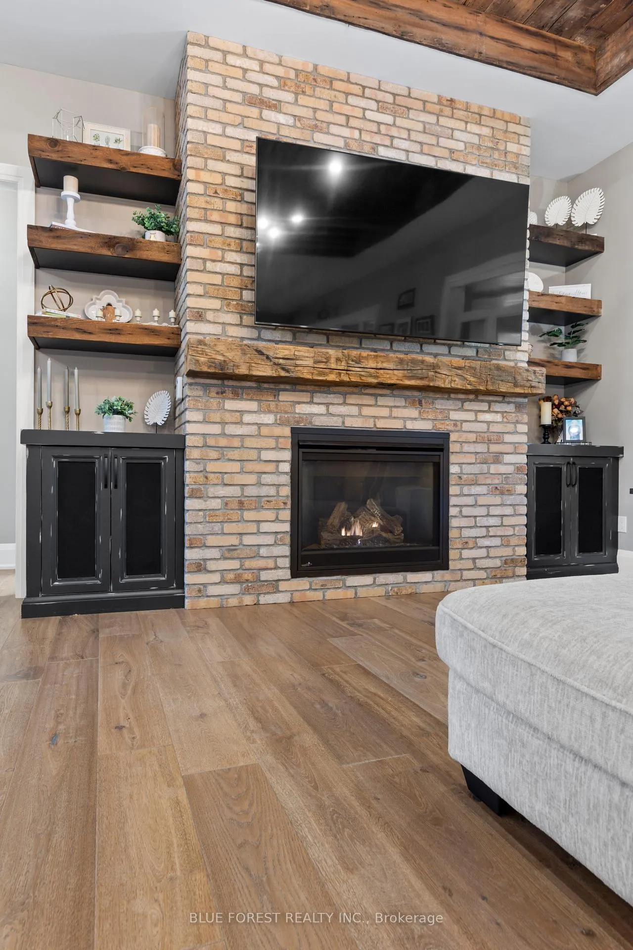 Photo 4 of 94 Harris Road, Middlesex Centre, Delaware Town — HOMEH