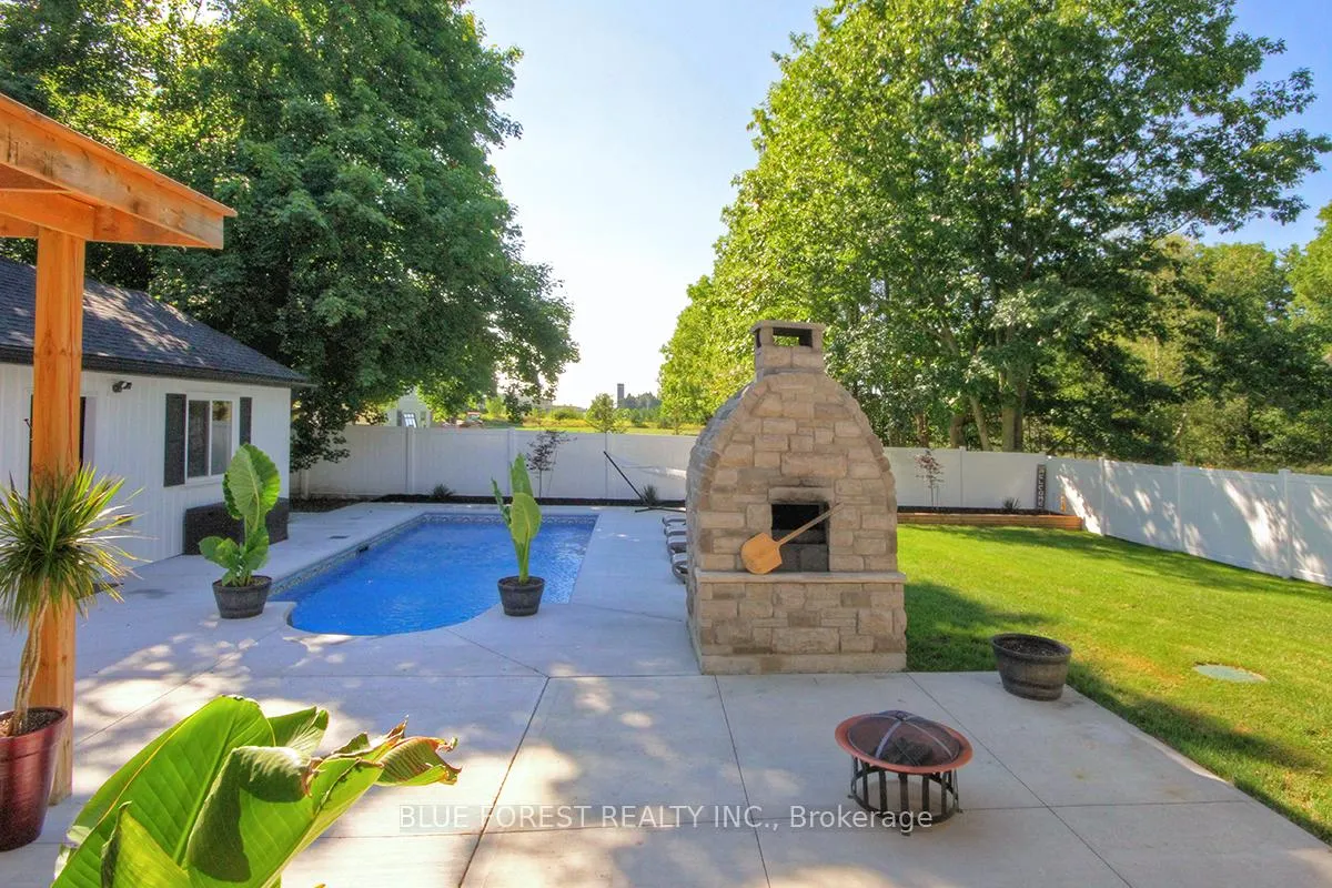 Photo 35 of 94 Harris Road, Middlesex Centre, Delaware Town — HOMEH