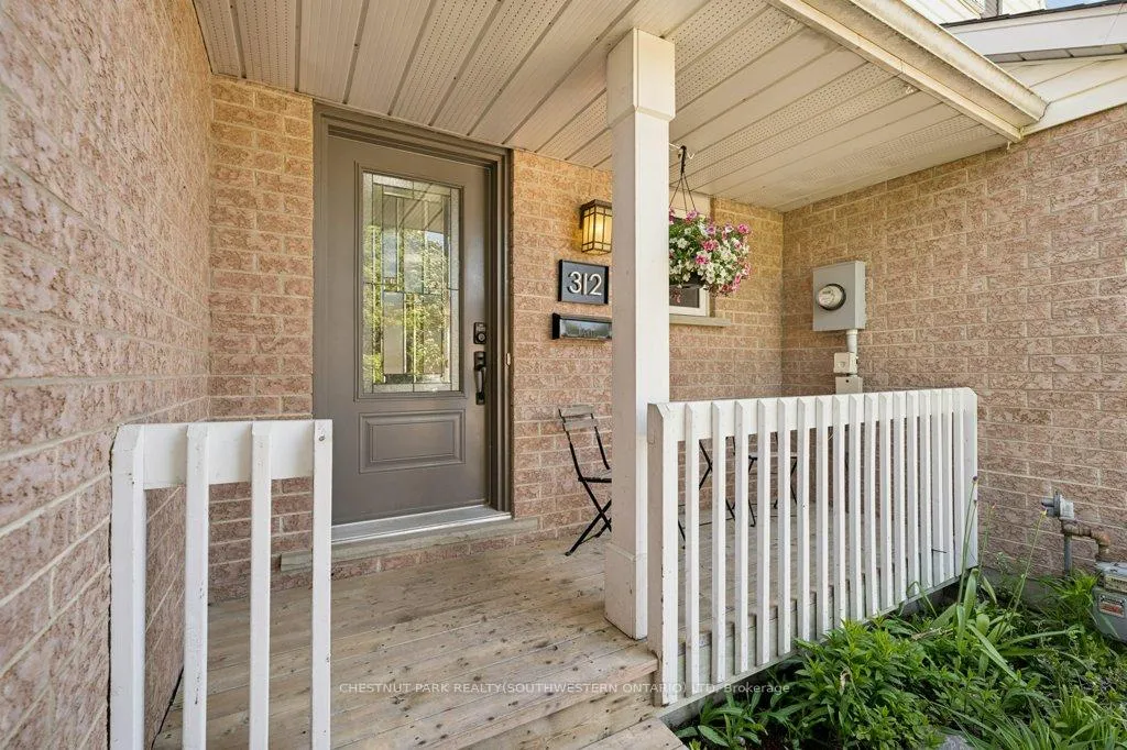 Photo 5 of 312 Sable Court, Waterloo — HOMEH
