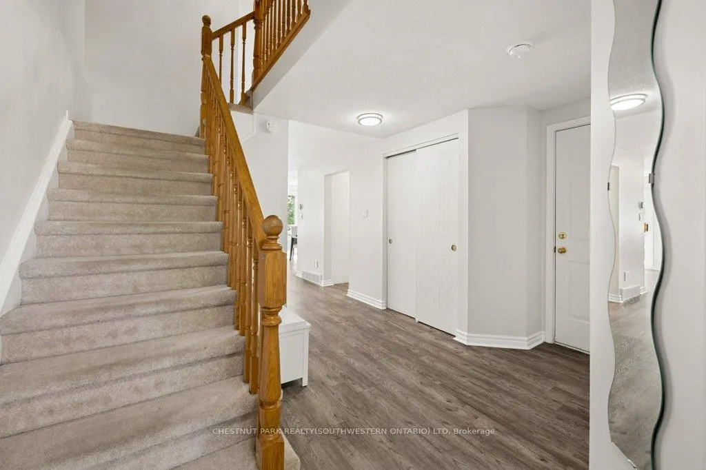 Photo 6 of 312 Sable Court, Waterloo — HOMEH