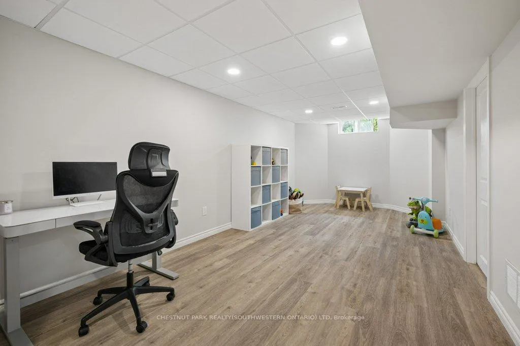 Photo 34 of 312 Sable Court, Waterloo — HOMEH