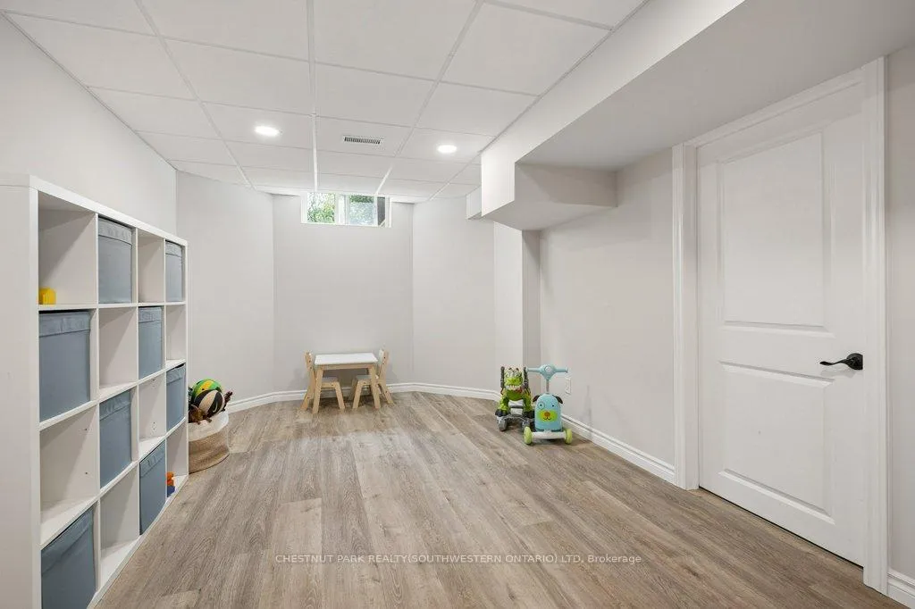 Photo 35 of 312 Sable Court, Waterloo — HOMEH