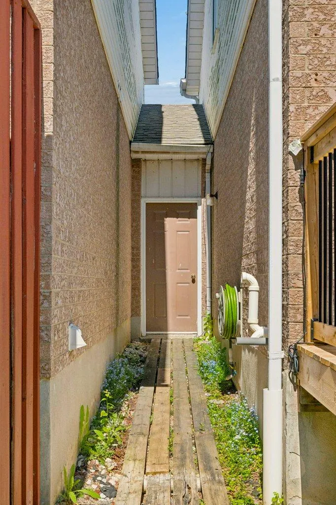 Photo 44 of 312 Sable Court, Waterloo — HOMEH