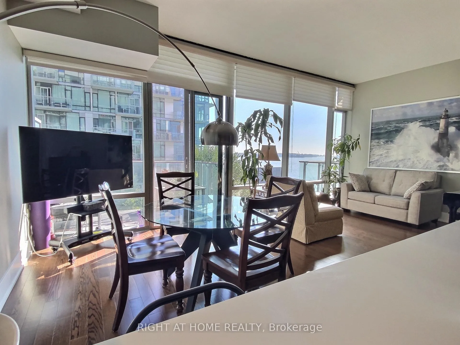 Photo 4 of Unit 515, 39 Queens Quay E, Toronto, Waterfront Communities — HOMEH