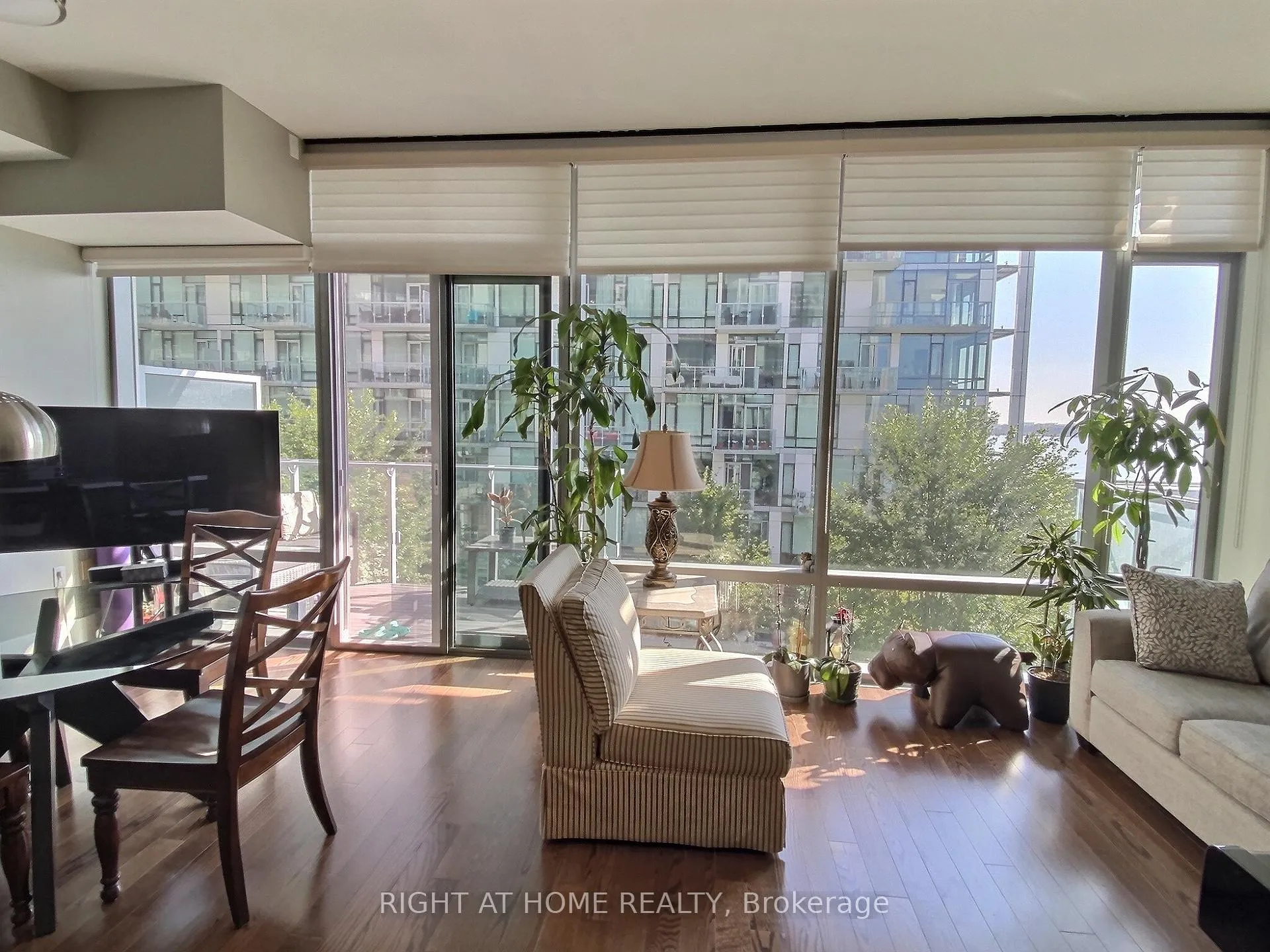 Photo 5 of Unit 515, 39 Queens Quay E, Toronto, Waterfront Communities — HOMEH