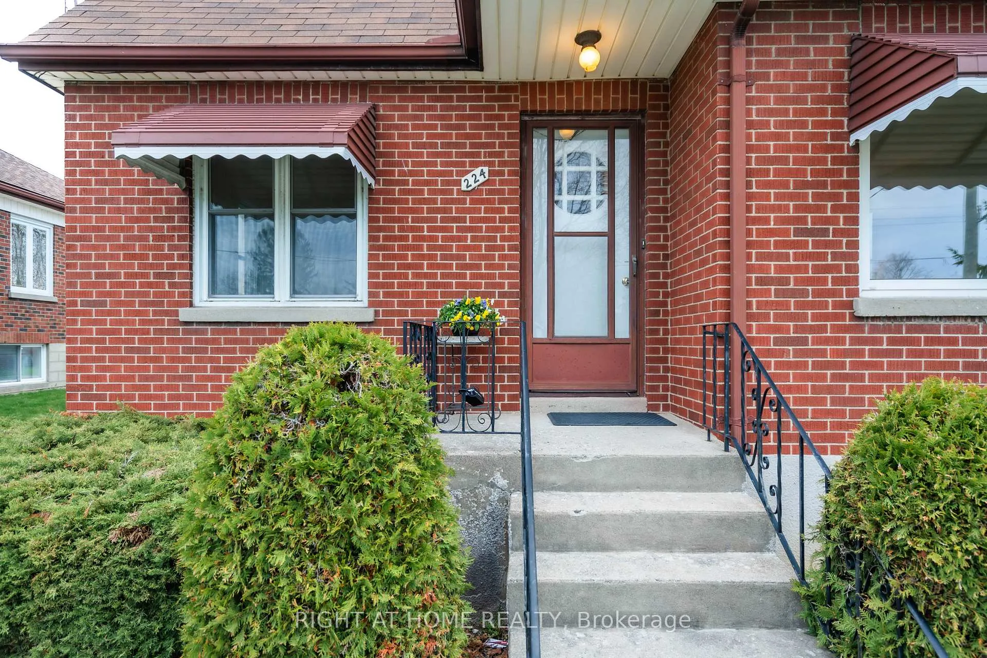 Front of Unit 2nd floor, 224 College Avenue