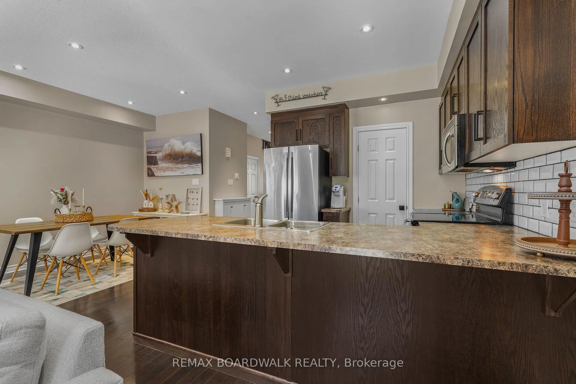 Photo 11 of 114 Potts Private, Ottawa, Notting Hill/Summerside — HOMEH