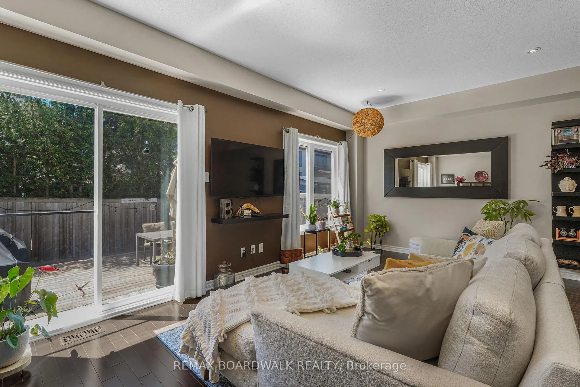 Photo 12 of 114 Potts Private, Ottawa, Notting Hill/Summerside — HOMEH