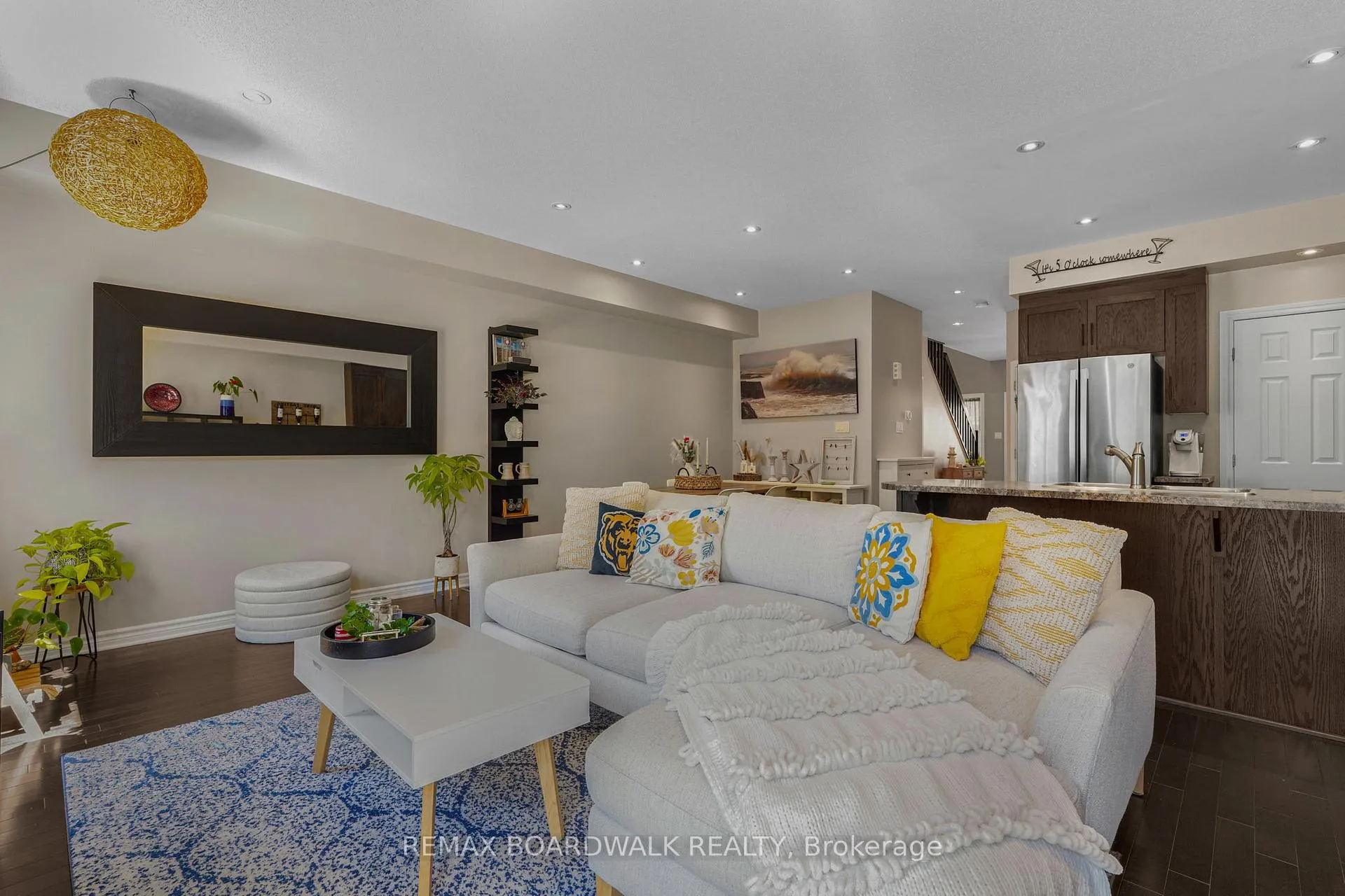 Photo 13 of 114 Potts Private, Ottawa, Notting Hill/Summerside — HOMEH