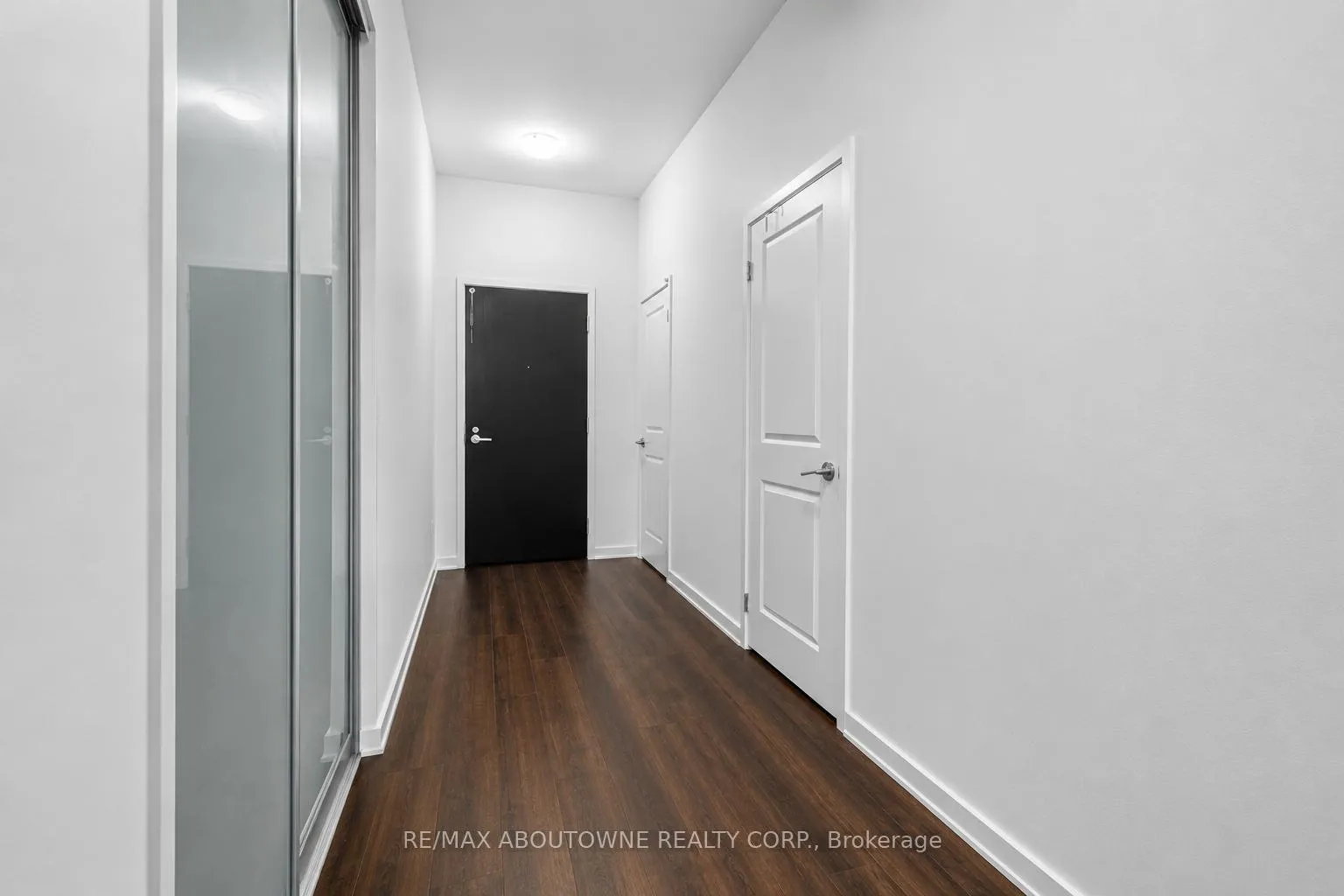 Photo 10 of Unit 405, 2007 James Street, Burlington, Brant — HOMEH