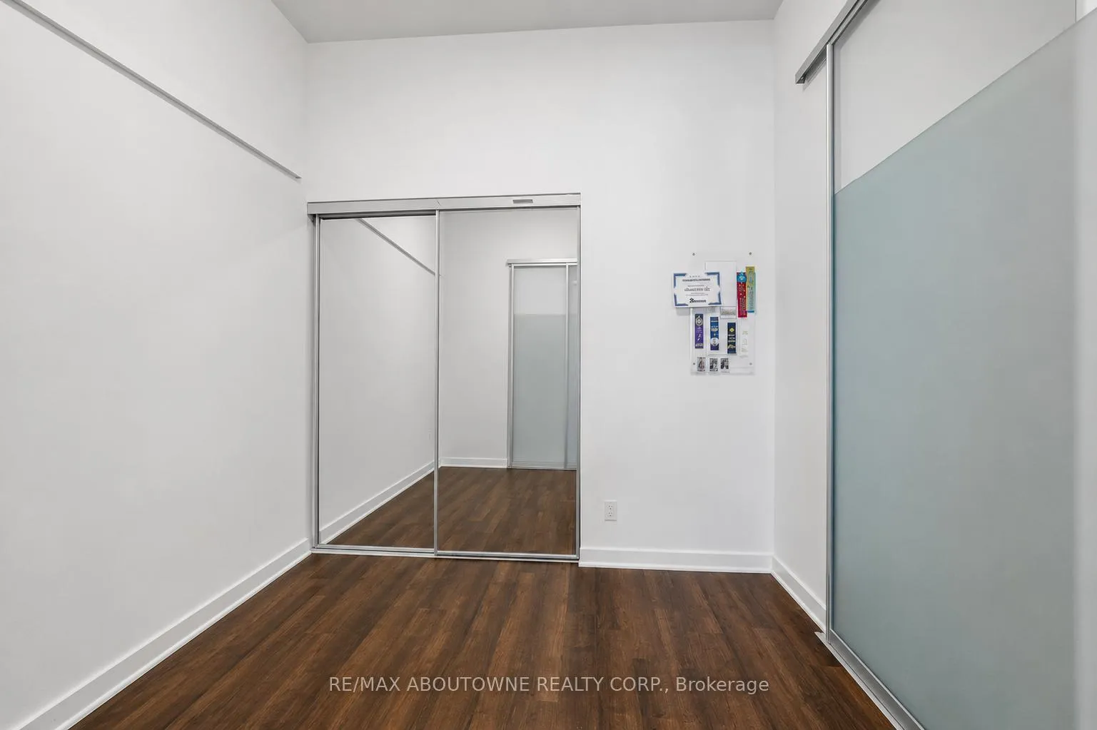 Photo 11 of Unit 405, 2007 James Street, Burlington, Brant — HOMEH
