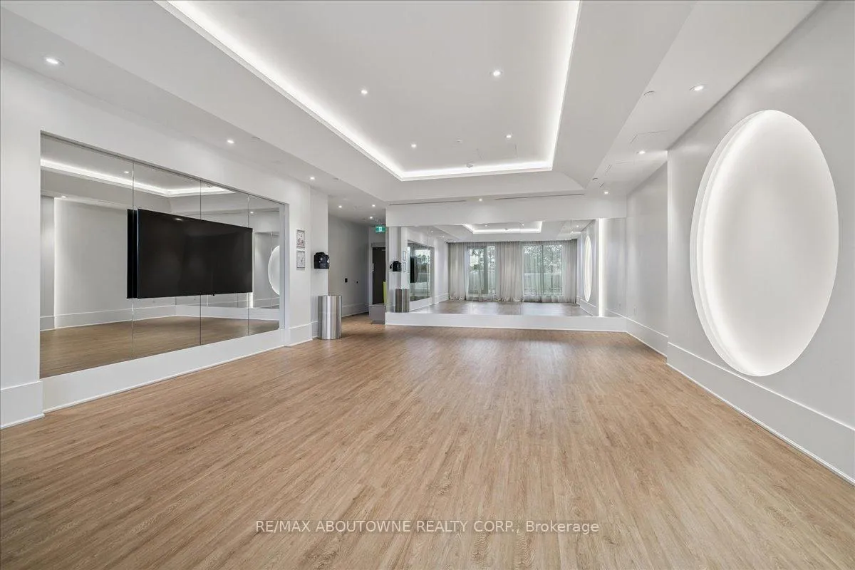 Photo 32 of Unit 405, 2007 James Street, Burlington, Brant — HOMEH