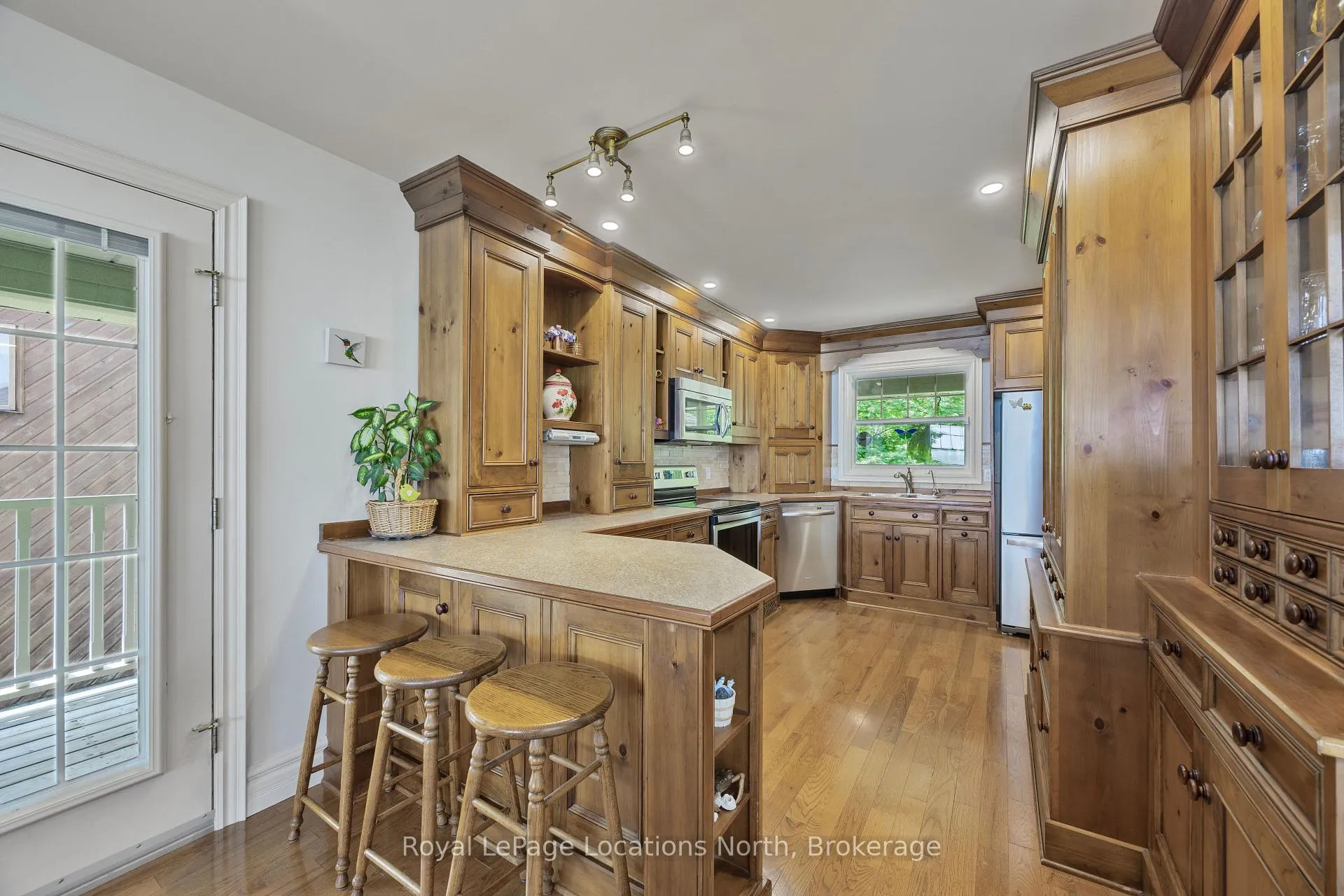 Photo 14 of 261 Cedar Avenue, Meaford — HOMEH