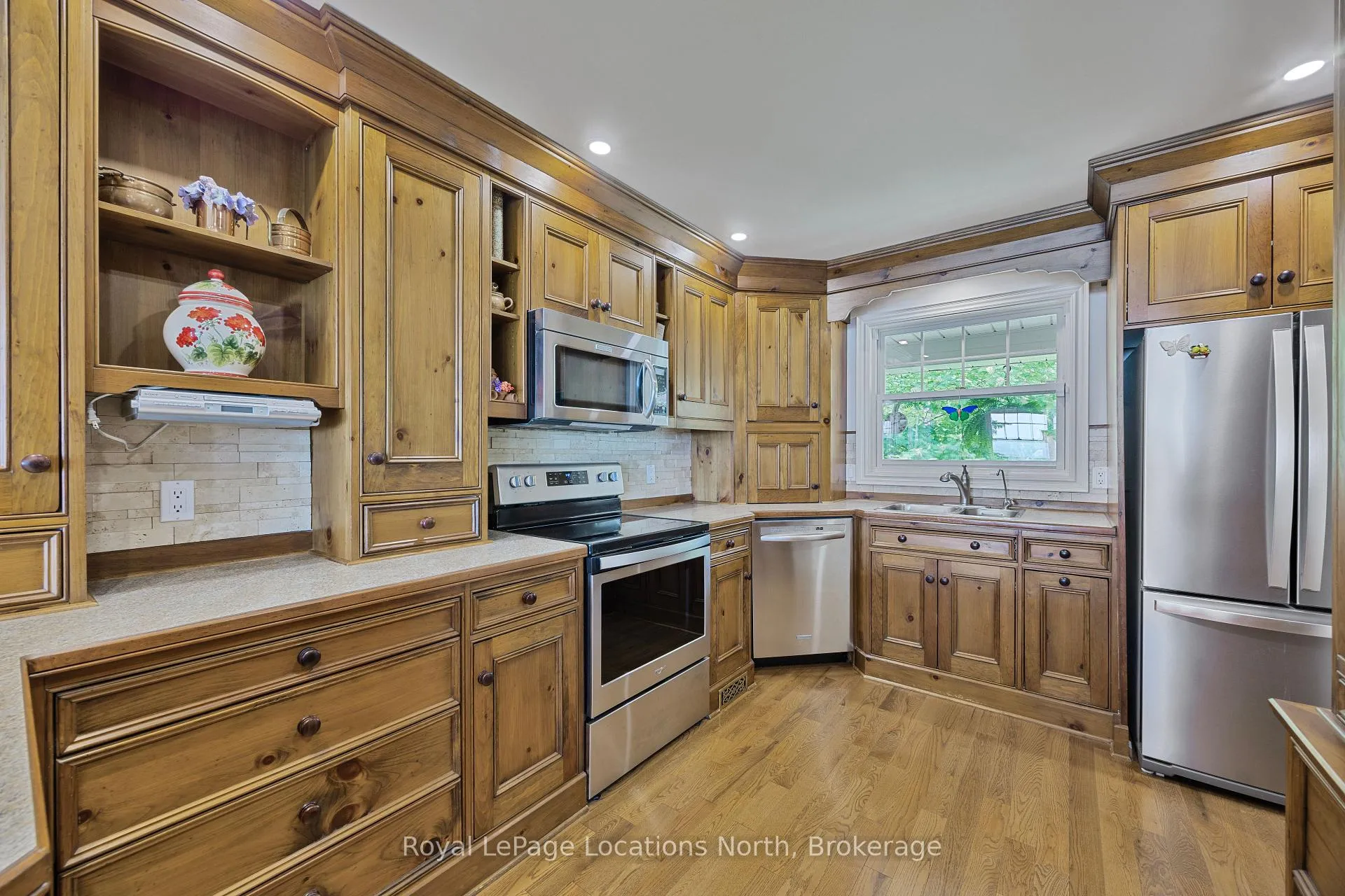 Photo 15 of 261 Cedar Avenue, Meaford — HOMEH