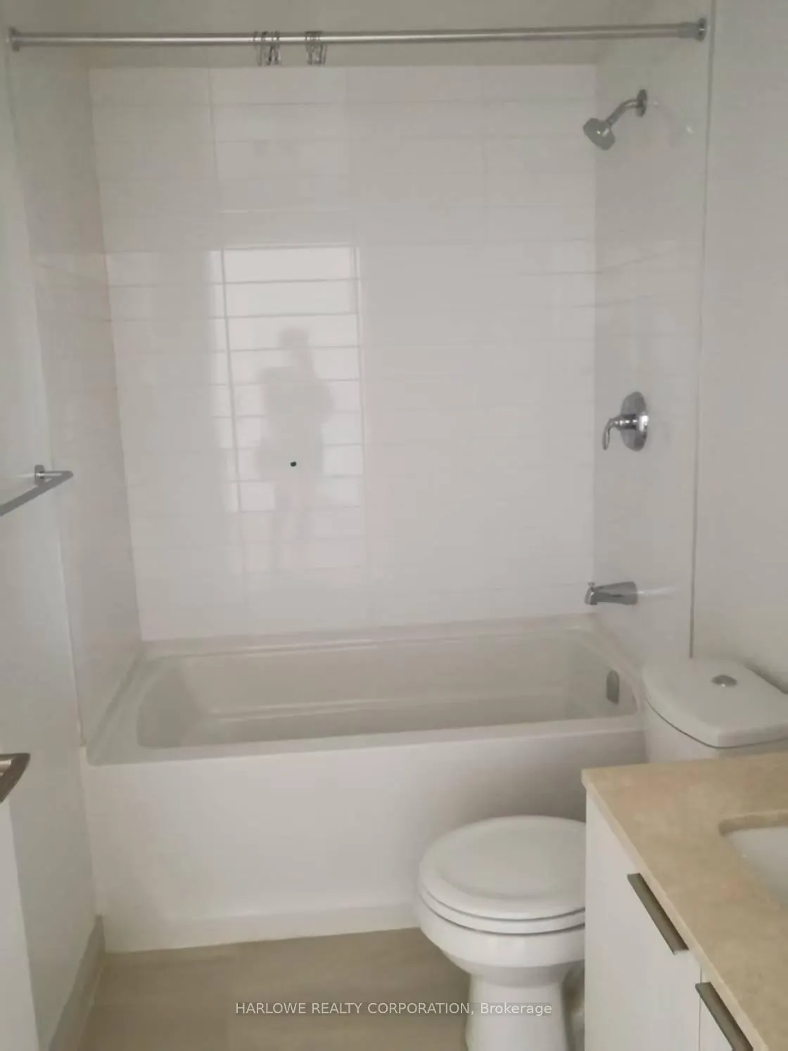 Photo 8 of Unit 1713, 11 Wellesley Street W, Toronto, Bay Street Corridor — HOMEH