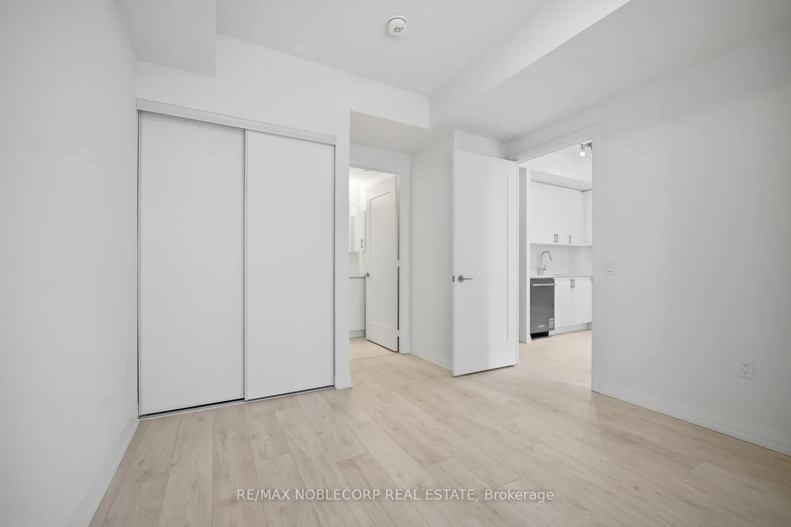 Photo 7 of Unit 303, 27 Korda Gate, Vaughan, Vellore Village — HOMEH