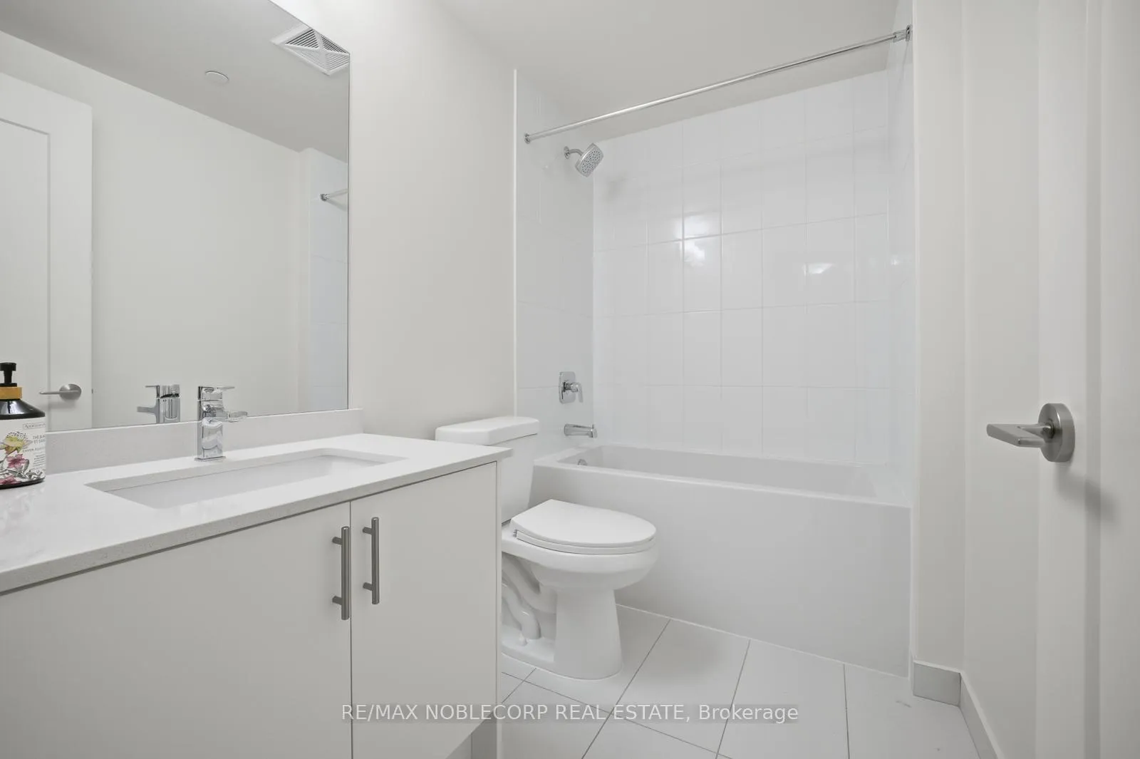 Photo 13 of Unit 303, 27 Korda Gate, Vaughan, Vellore Village — HOMEH