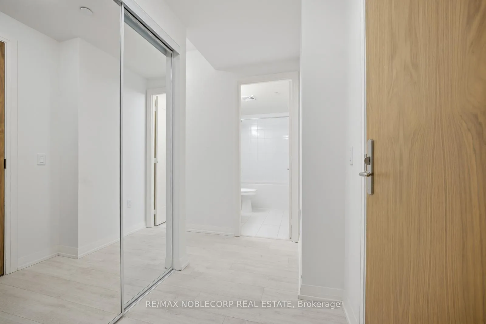 Photo 14 of Unit 303, 27 Korda Gate, Vaughan, Vellore Village — HOMEH