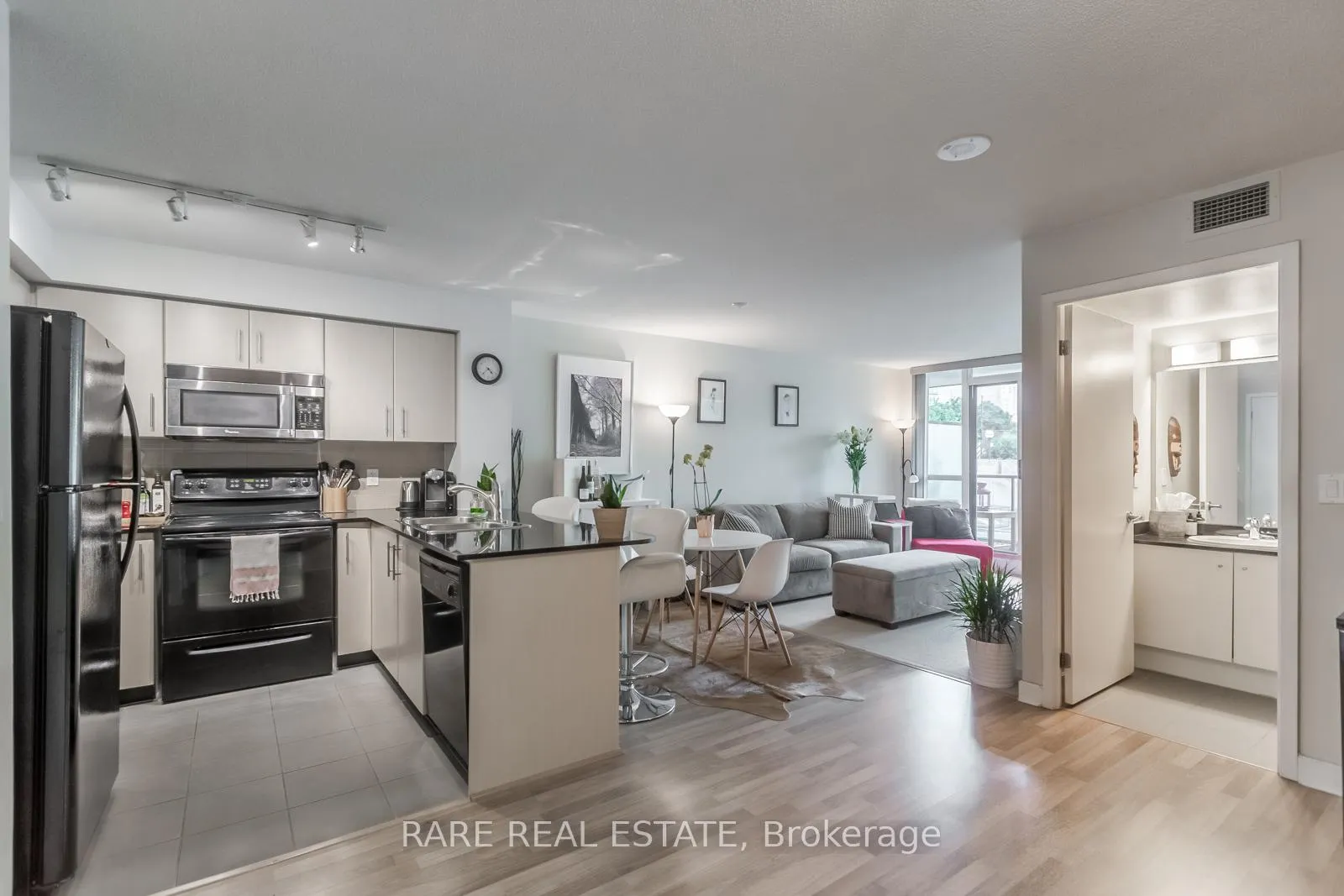 Photo 10 of Unit 501, 12 Yonge Street N, Toronto, Waterfront Communities — HOMEH