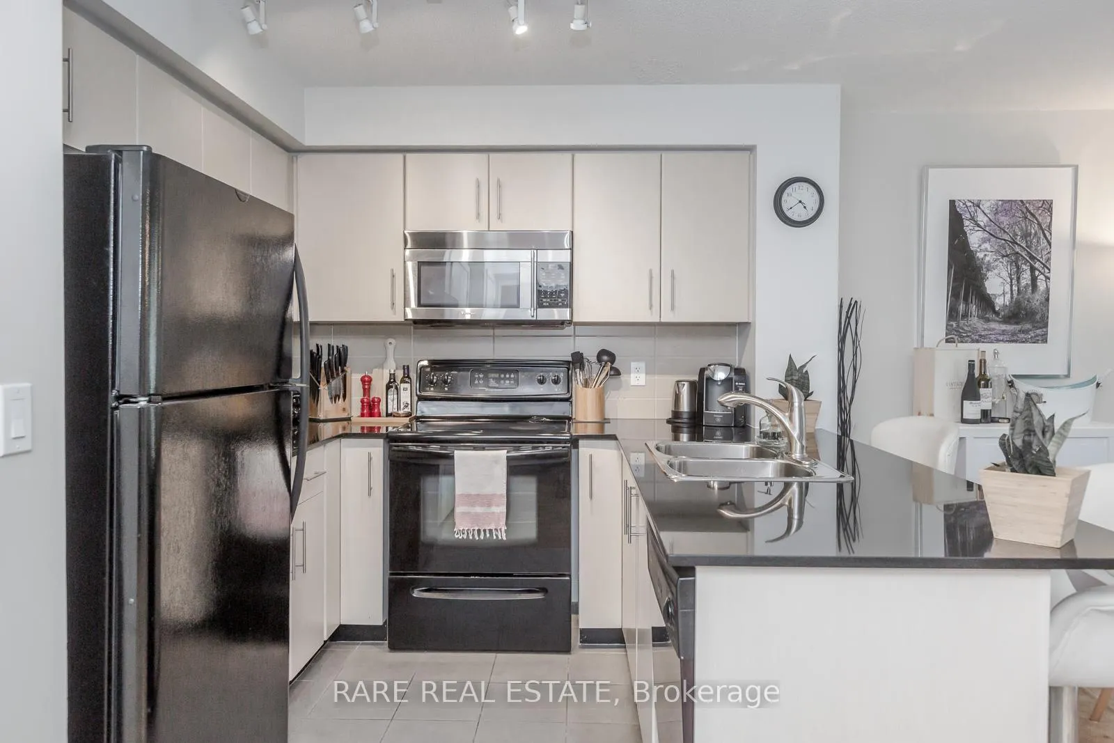 Photo 13 of Unit 501, 12 Yonge Street N, Toronto, Waterfront Communities — HOMEH