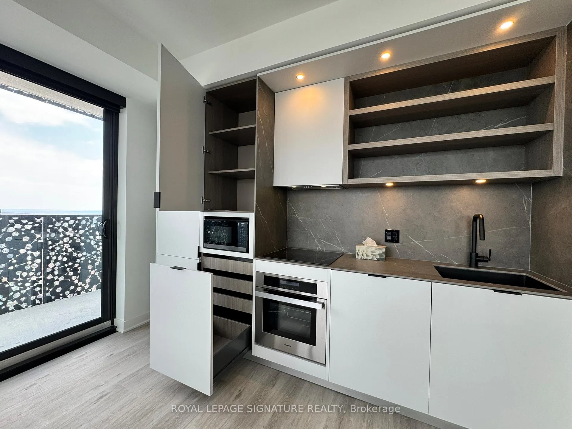 Photo 6 of Unit 4211, 55 Charles Street E, Toronto, Church-Yonge Corridor — HOMEH