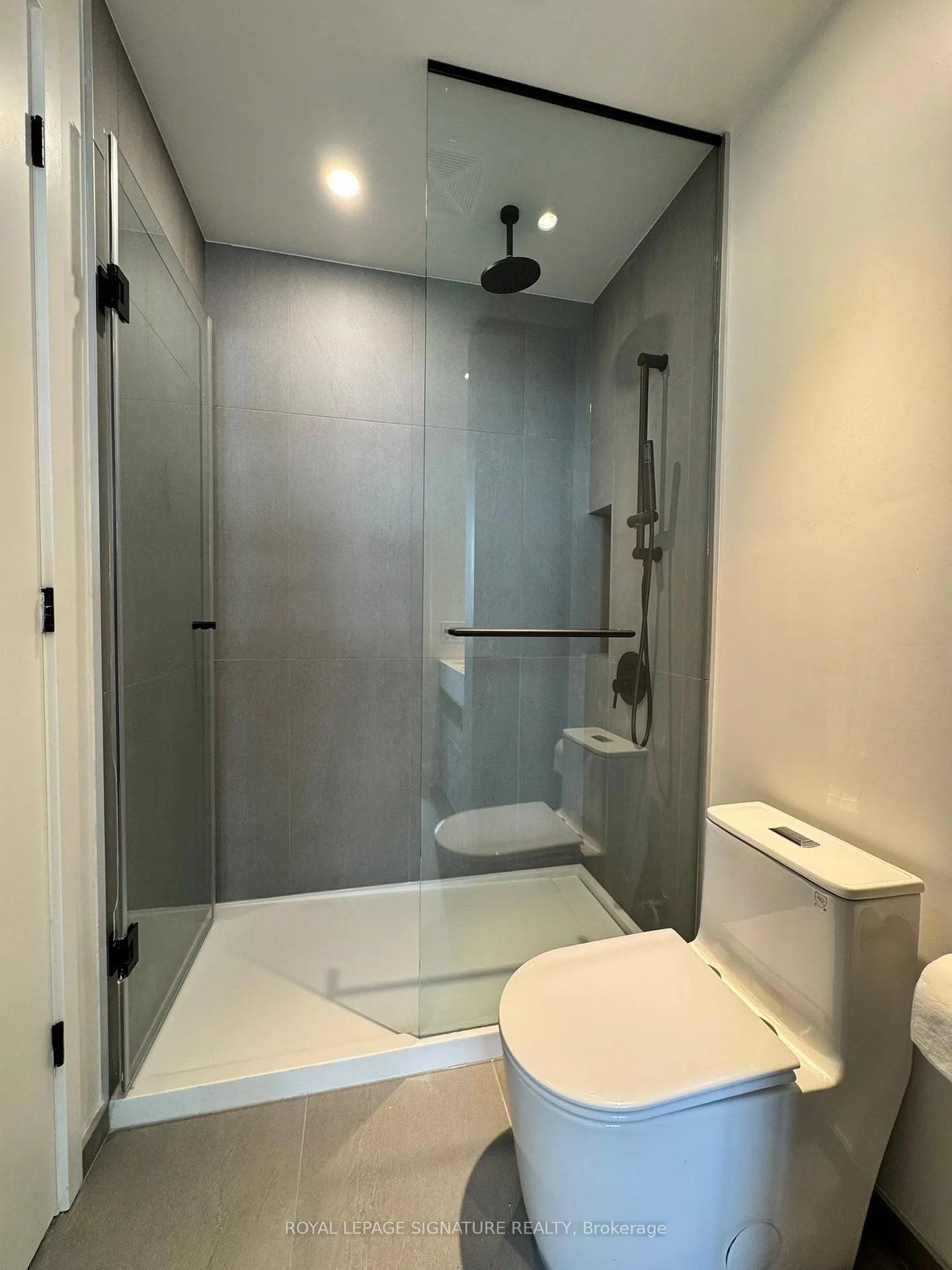 Photo 12 of Unit 4211, 55 Charles Street E, Toronto, Church-Yonge Corridor — HOMEH