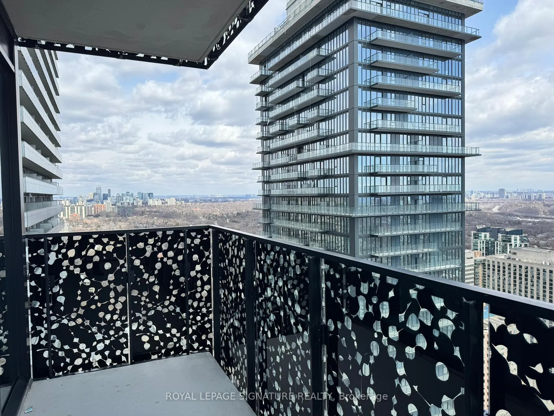 Photo 23 of Unit 4211, 55 Charles Street E, Toronto, Church-Yonge Corridor — HOMEH