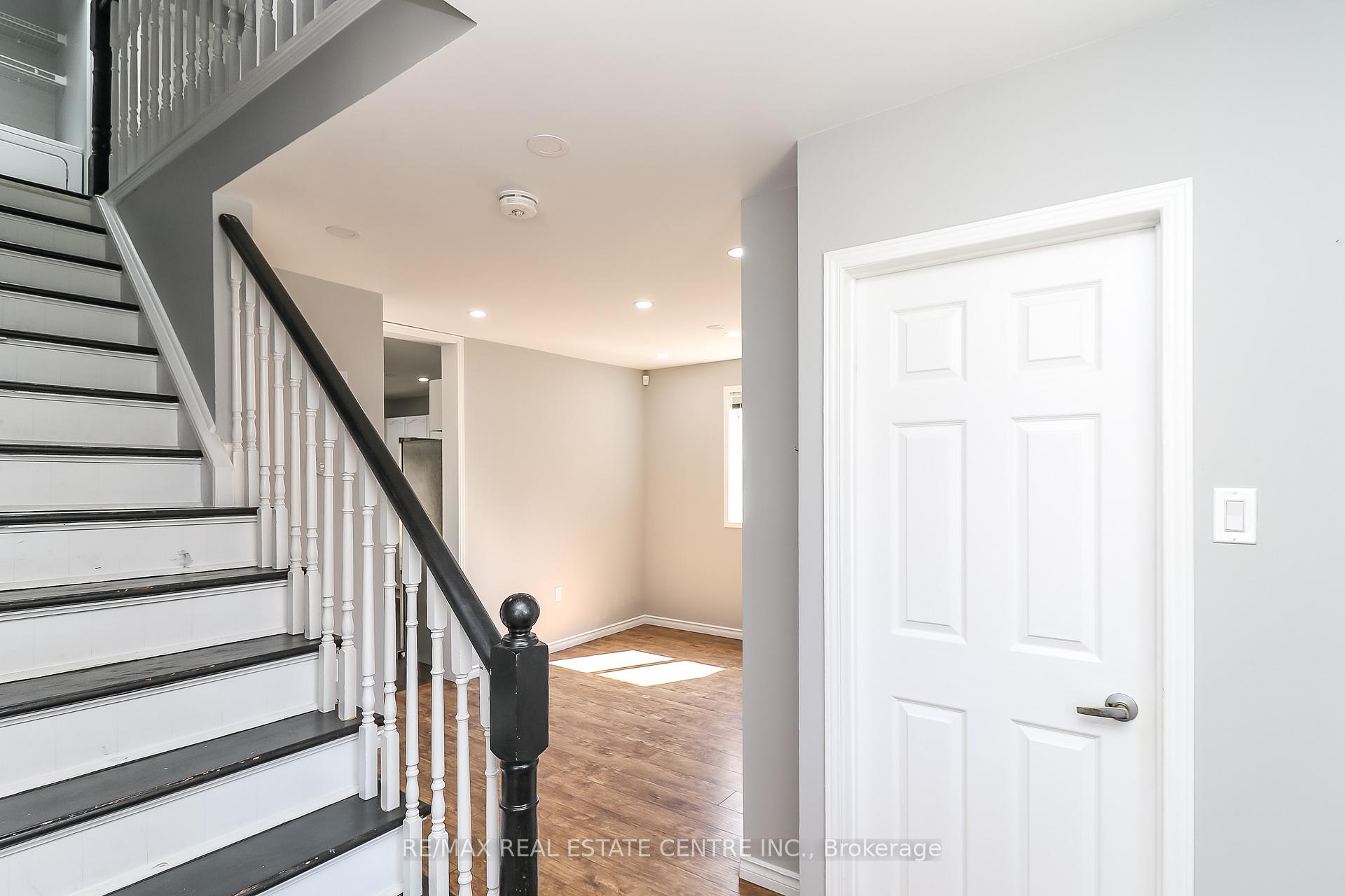Photo 2 of 304 Cundles Road W, Barrie, Northwest — HOMEH