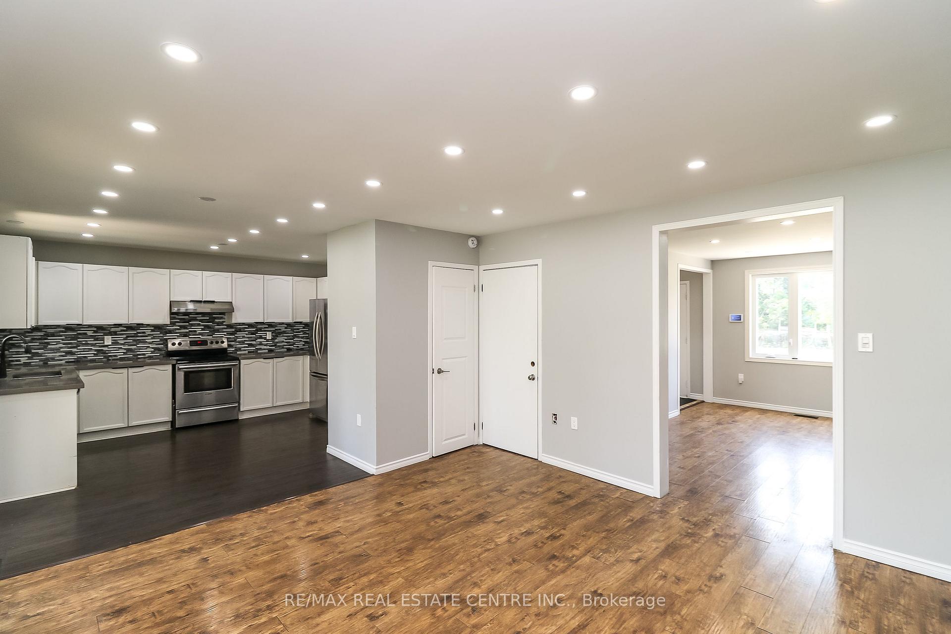 Photo 11 of 304 Cundles Road W, Barrie, Northwest — HOMEH