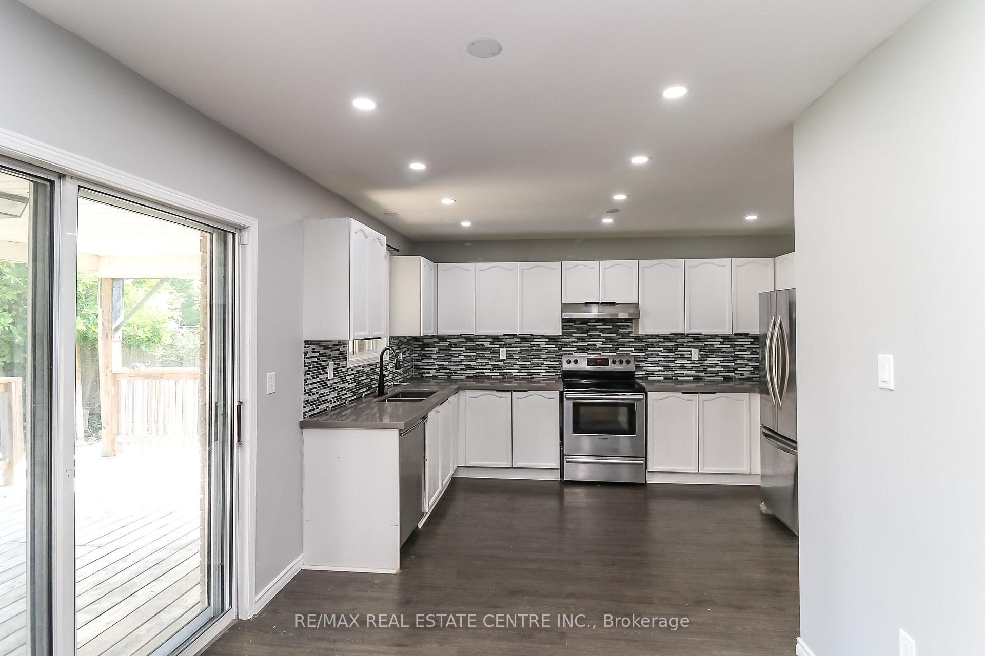 Photo 12 of 304 Cundles Road W, Barrie, Northwest — HOMEH
