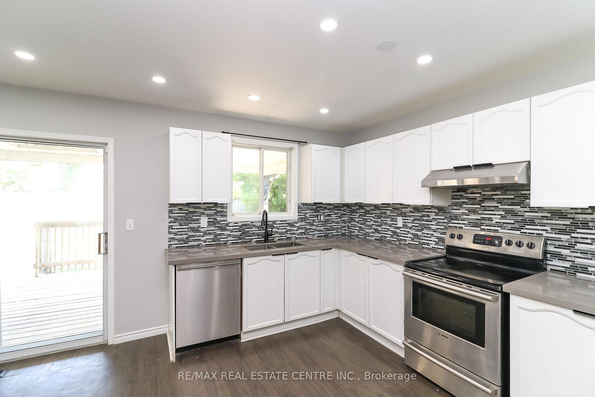 Photo 14 of 304 Cundles Road W, Barrie, Northwest — HOMEH