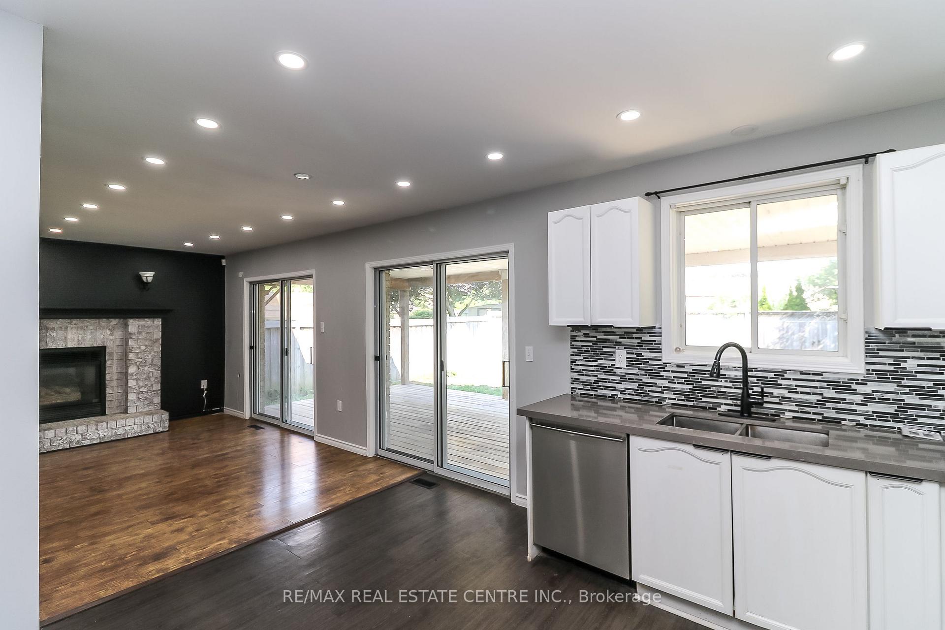 Photo 15 of 304 Cundles Road W, Barrie, Northwest — HOMEH