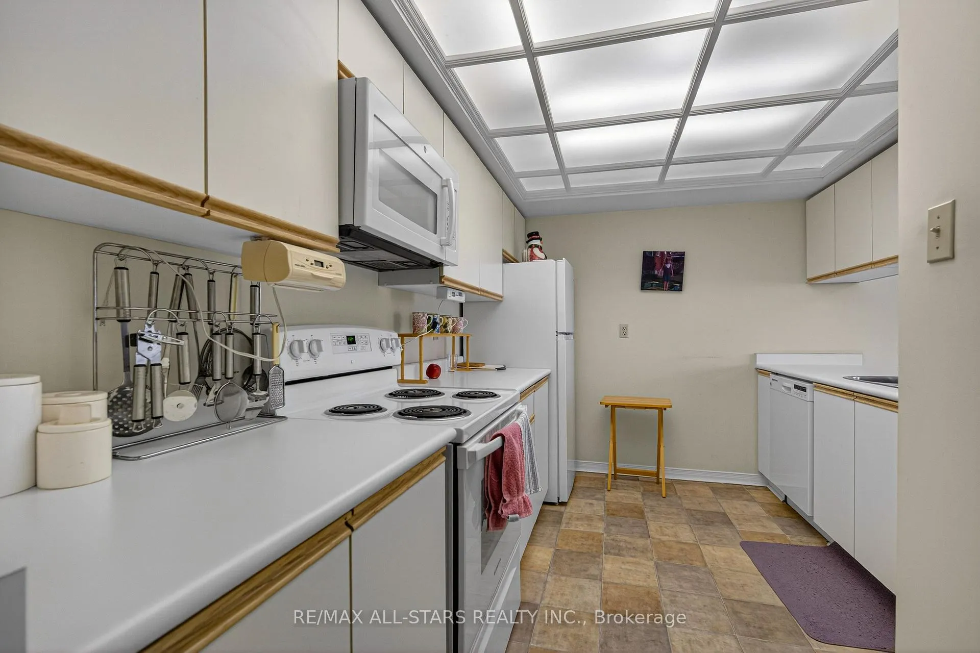 Photo 10 of Unit 307, 50 Rivermill Boulevard, Kawartha Lakes, Lindsay — HOMEH